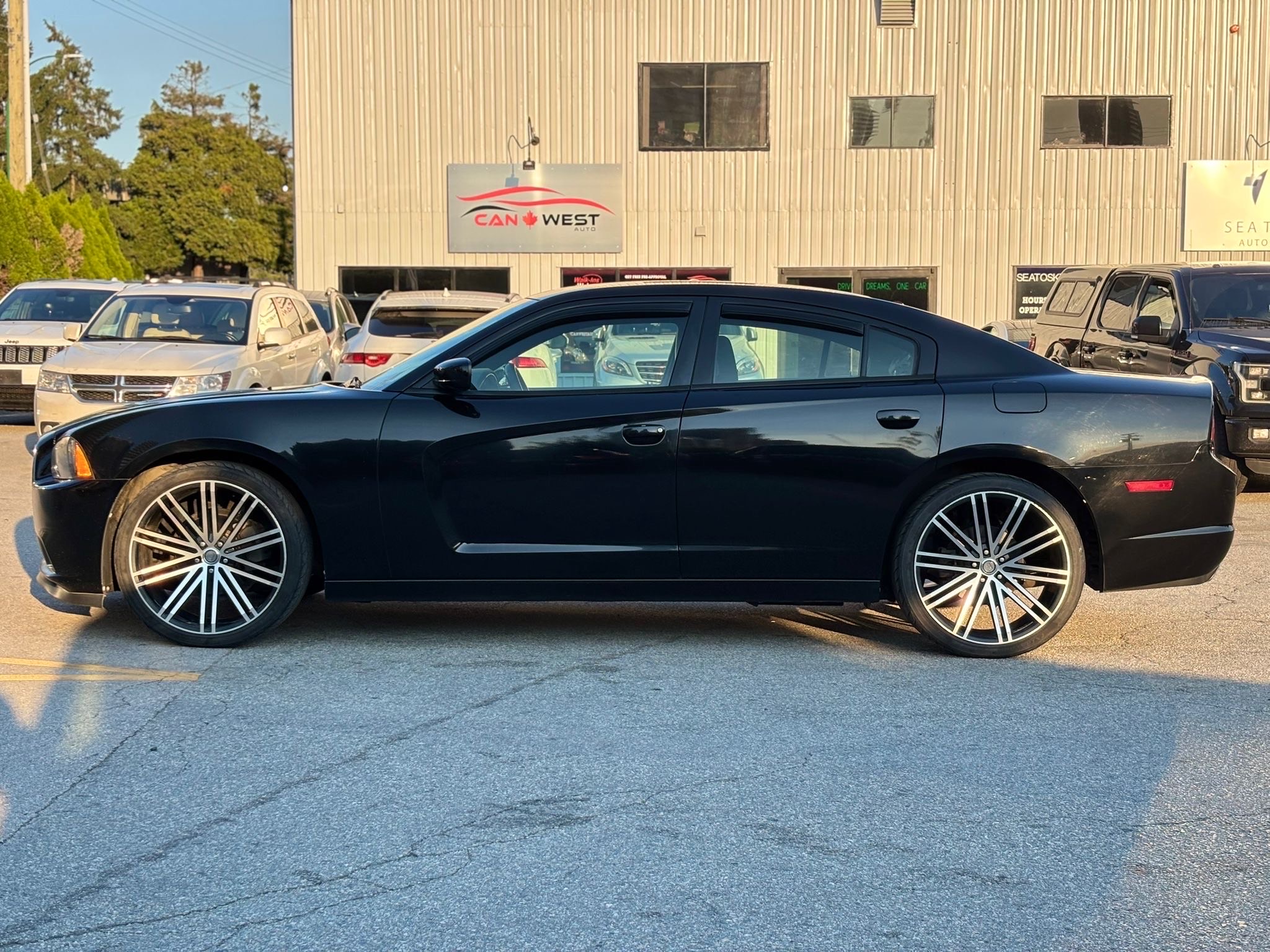 /canwestautoinc/2014-Dodge-Charger-07399404141893062.jpg