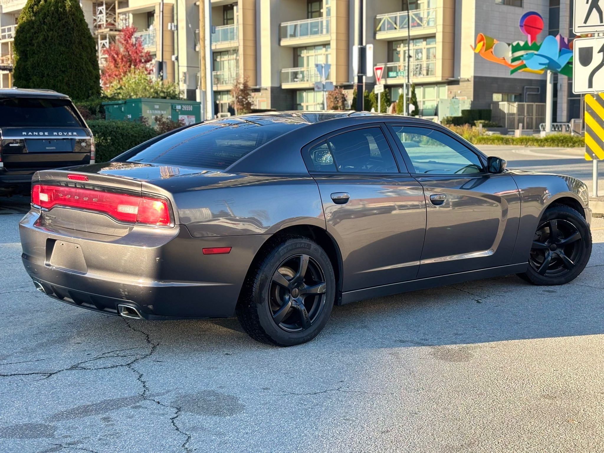 /canwestautoinc/2014-Dodge-Charger-13343577604870216.jpg