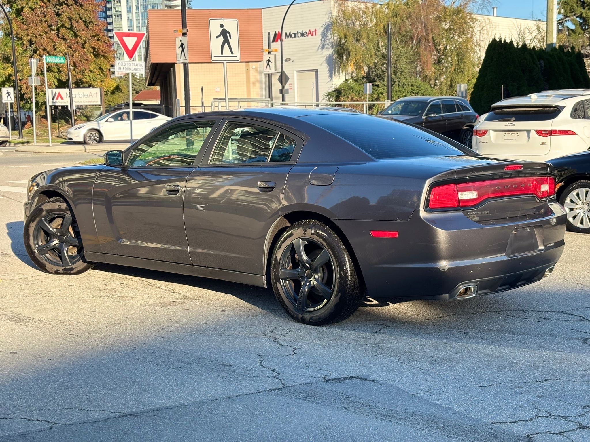 /canwestautoinc/2014-Dodge-Charger-5535652181440258.jpg