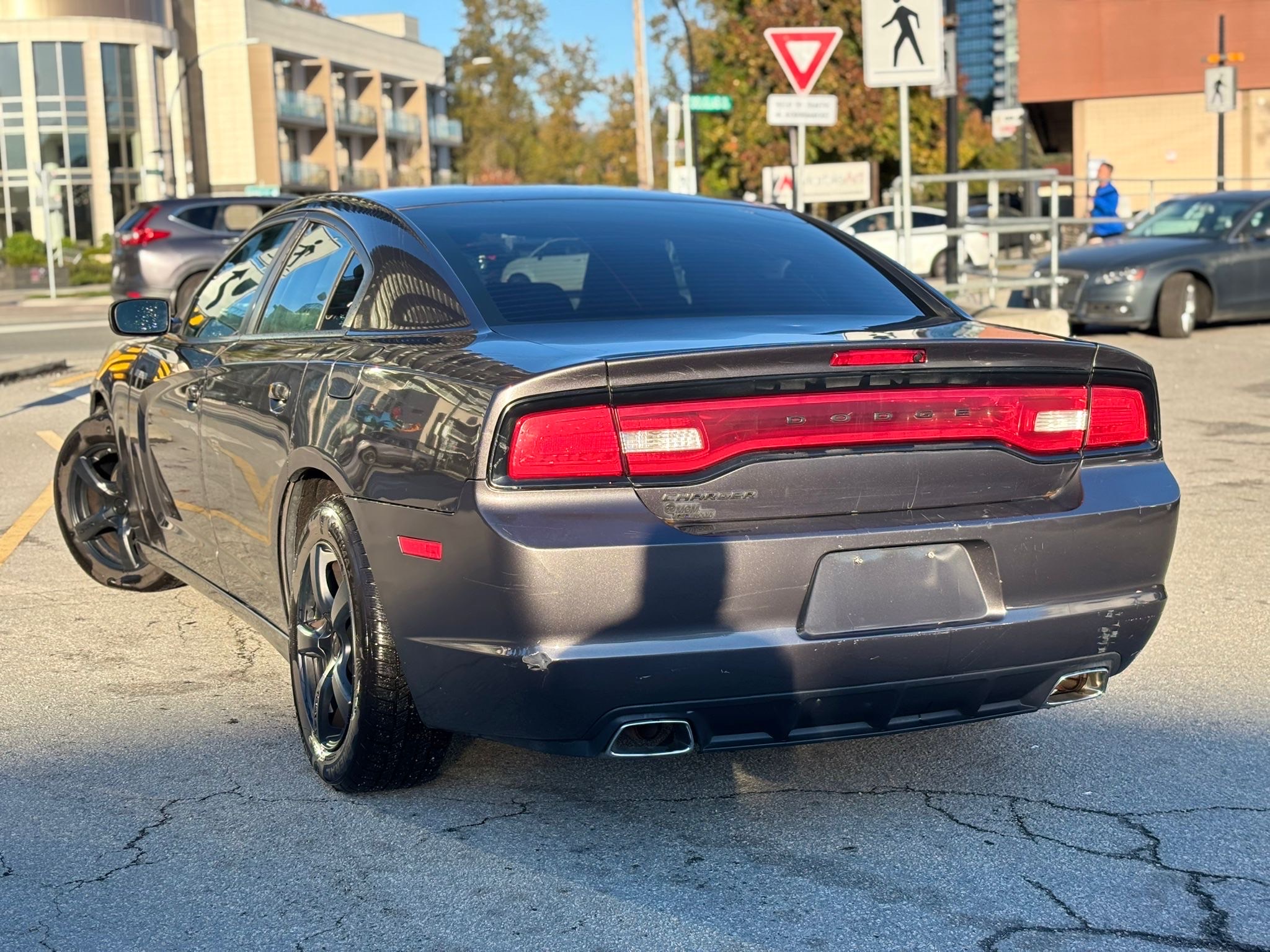 /canwestautoinc/2014-Dodge-Charger-592079757621156.jpg