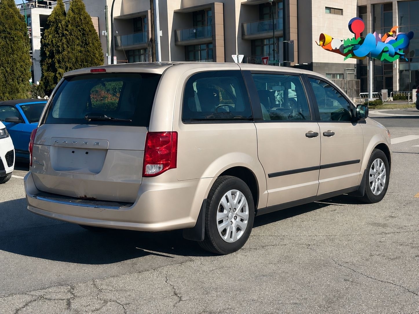 /canwestautoinc/2014-Dodge-GrandCaravan-35710257960264014.jpg