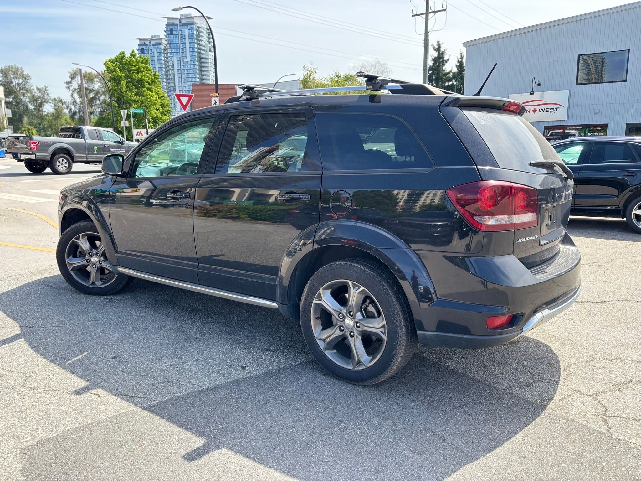 /canwestautoinc/2014-Dodge-Journey-04978574742935038.jpg