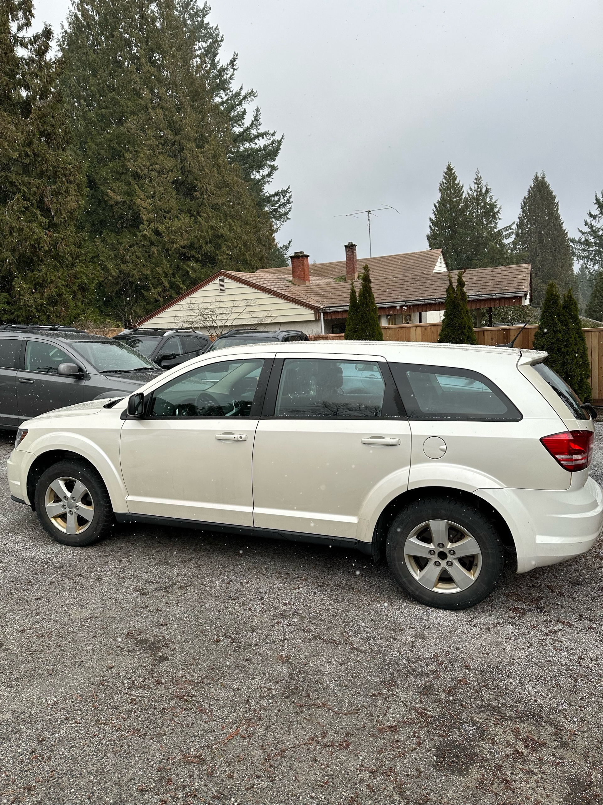 /canwestautoinc/2014-Dodge-Journey-09965942981063836.jpg