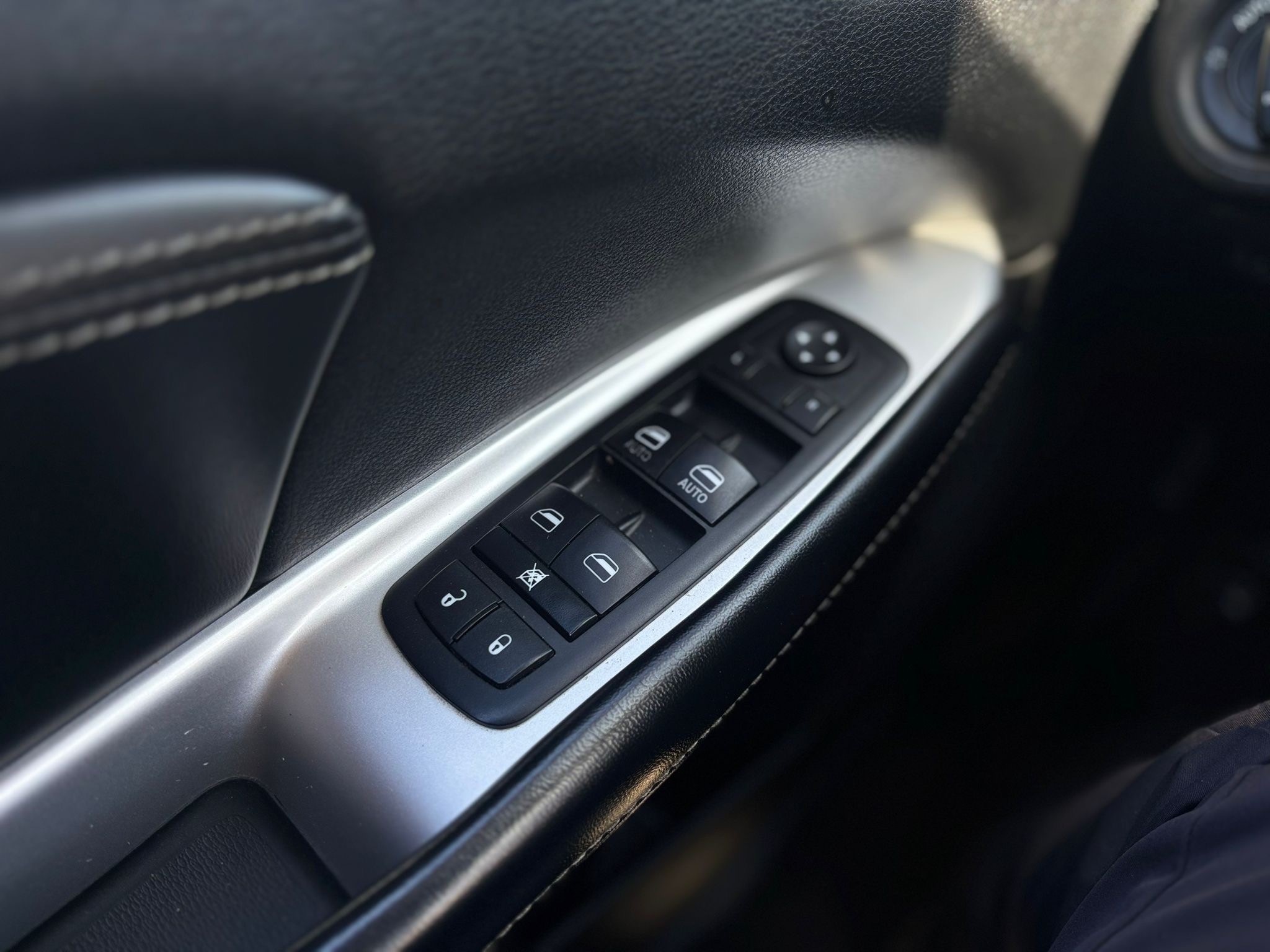 /canwestautoinc/2014-Dodge-Journey-4555150912834329.jpg