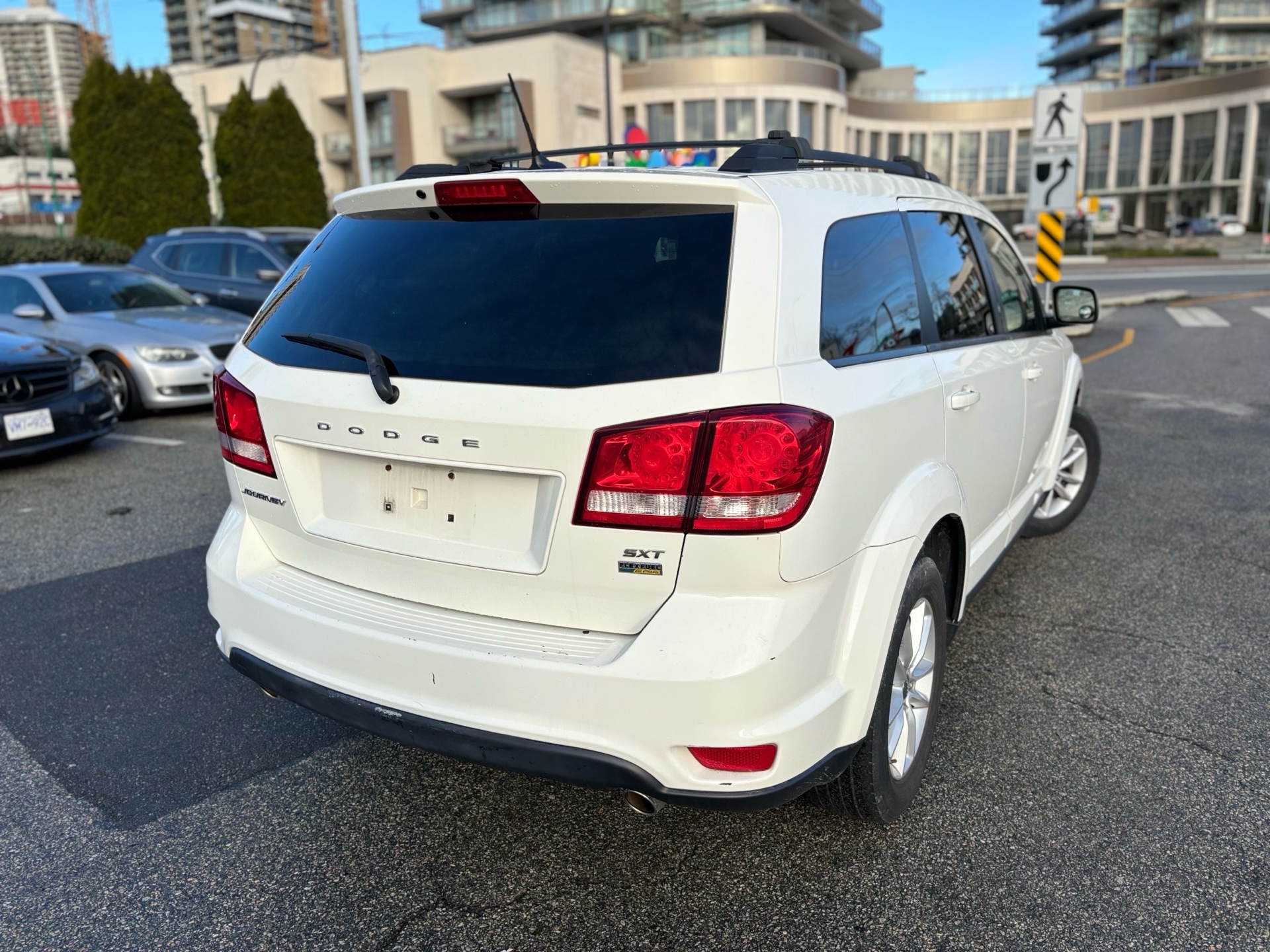 /canwestautoinc/2014-Dodge-Journey-8405224507372393.jpg