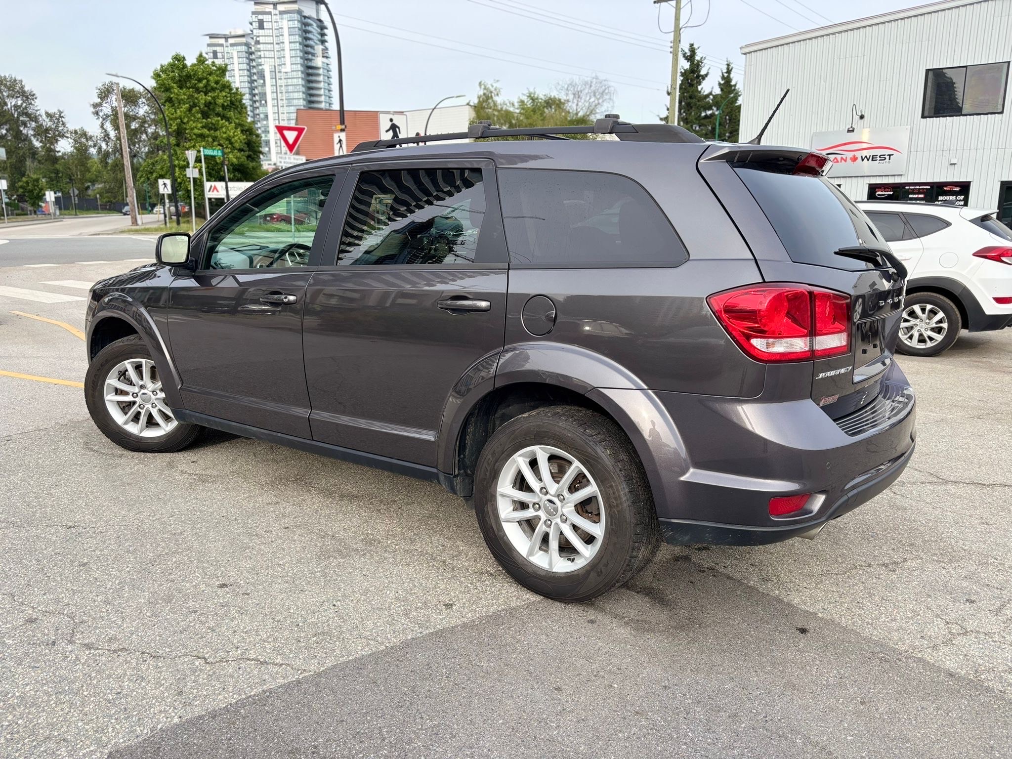 /canwestautoinc/2014-Dodge-Journey-993158383278891.jpg