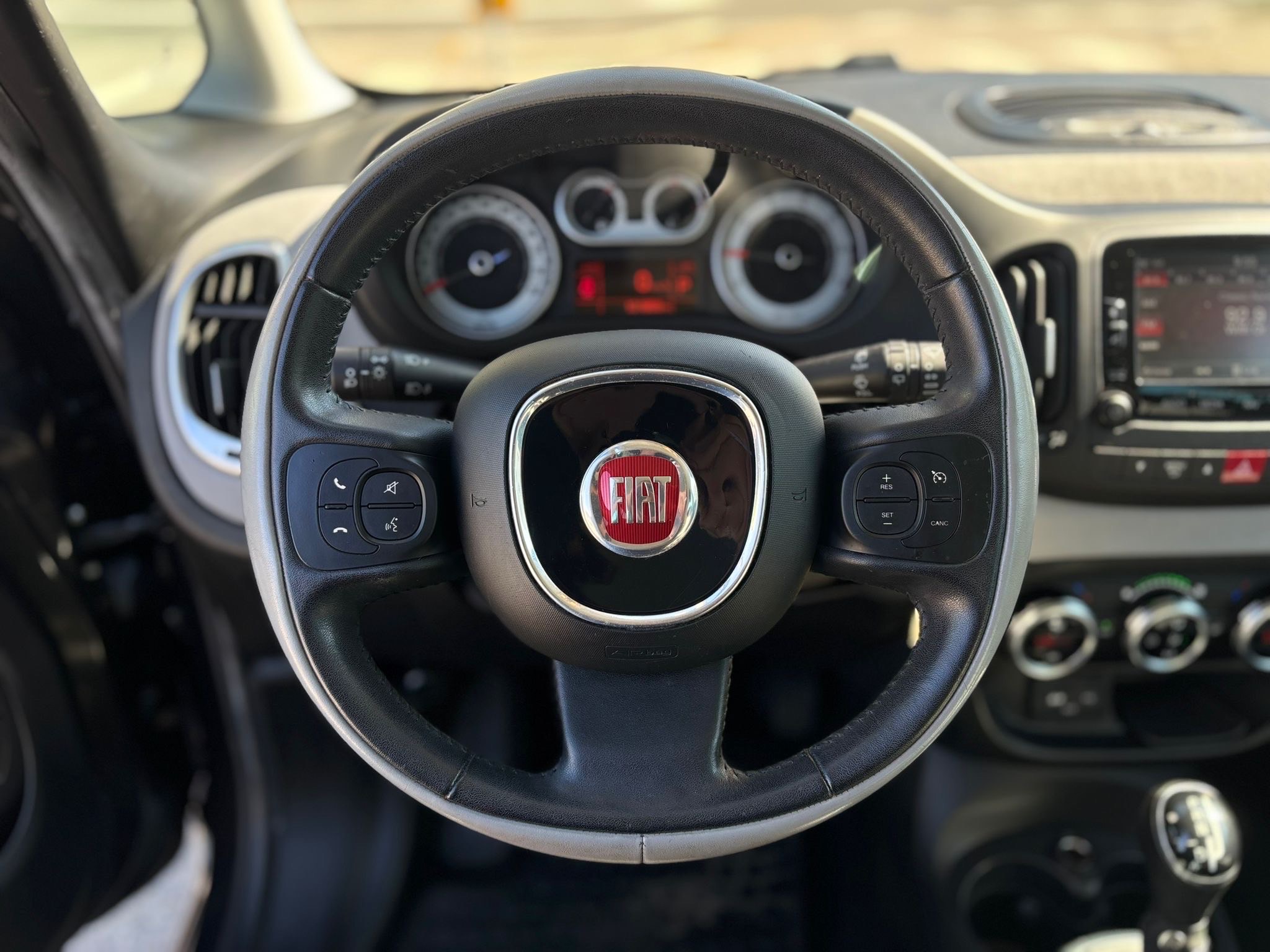 /canwestautoinc/2014-FIAT-500L-22581663586494605.jpg