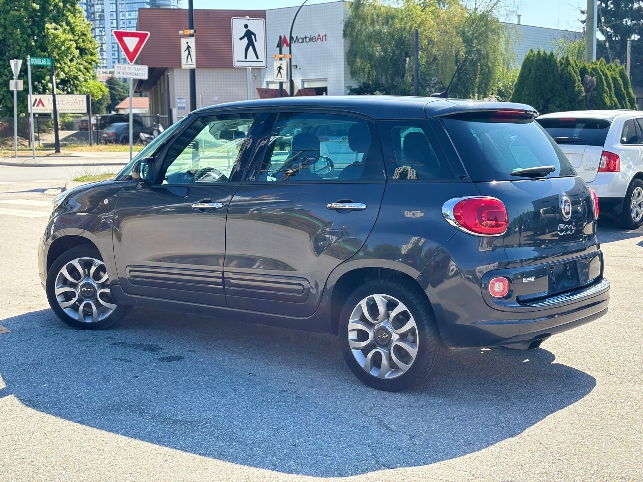 /canwestautoinc/2014-FIAT-500L-3322583252397404.jpg