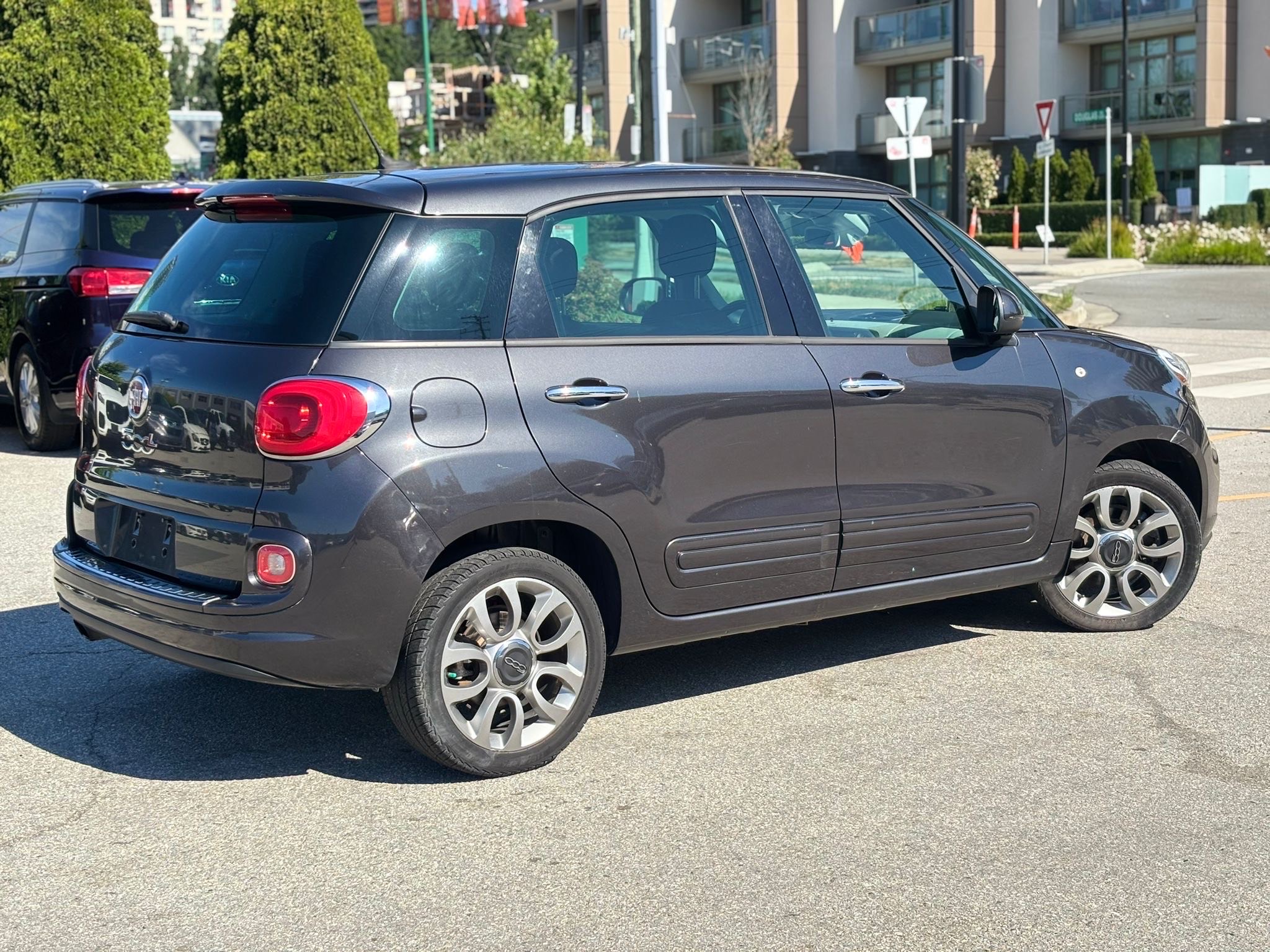 /canwestautoinc/2014-FIAT-500L-8990111716785709.jpg