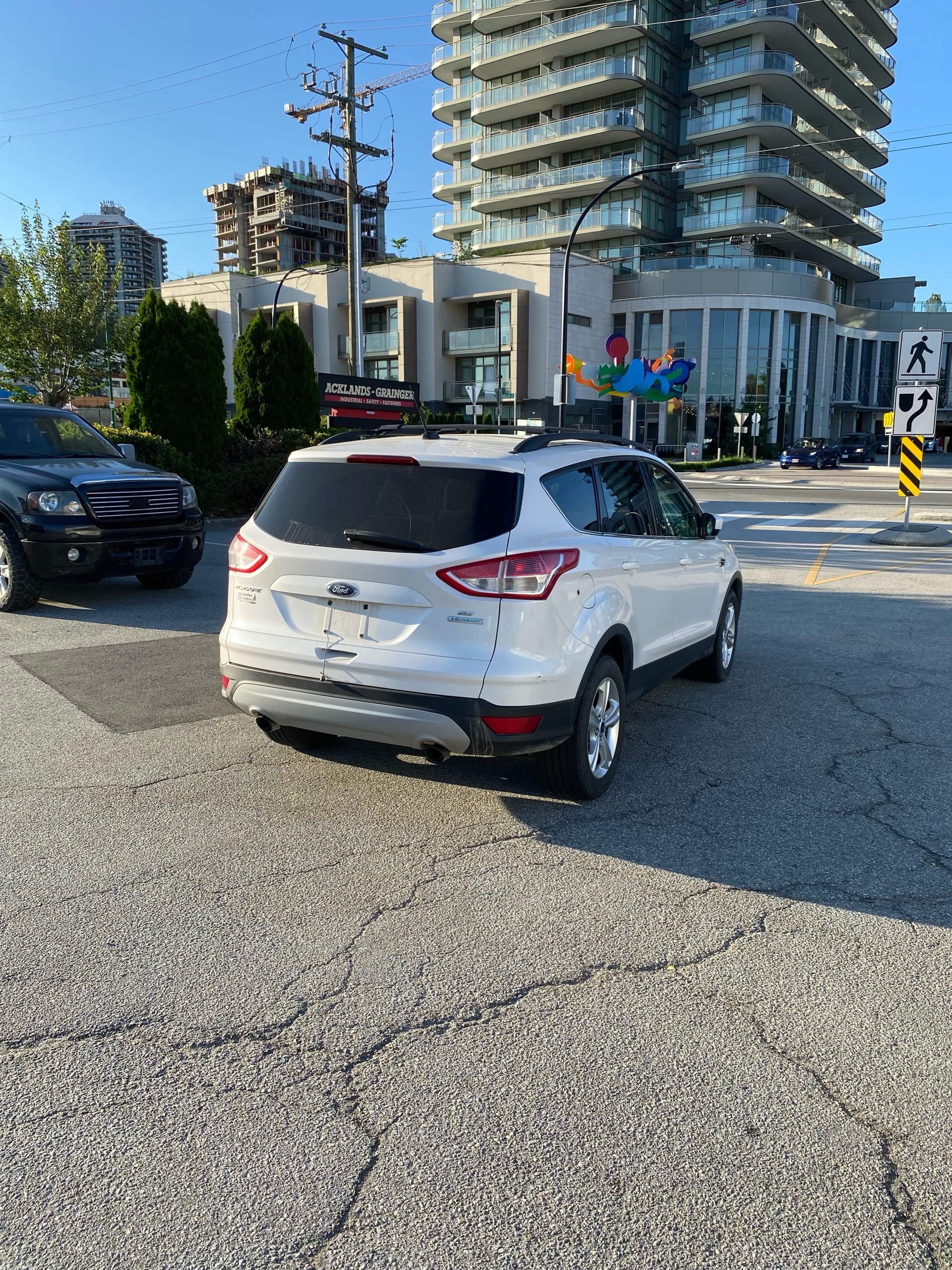 /canwestautoinc/2014-Ford-Escape-07674041338262794.jpg