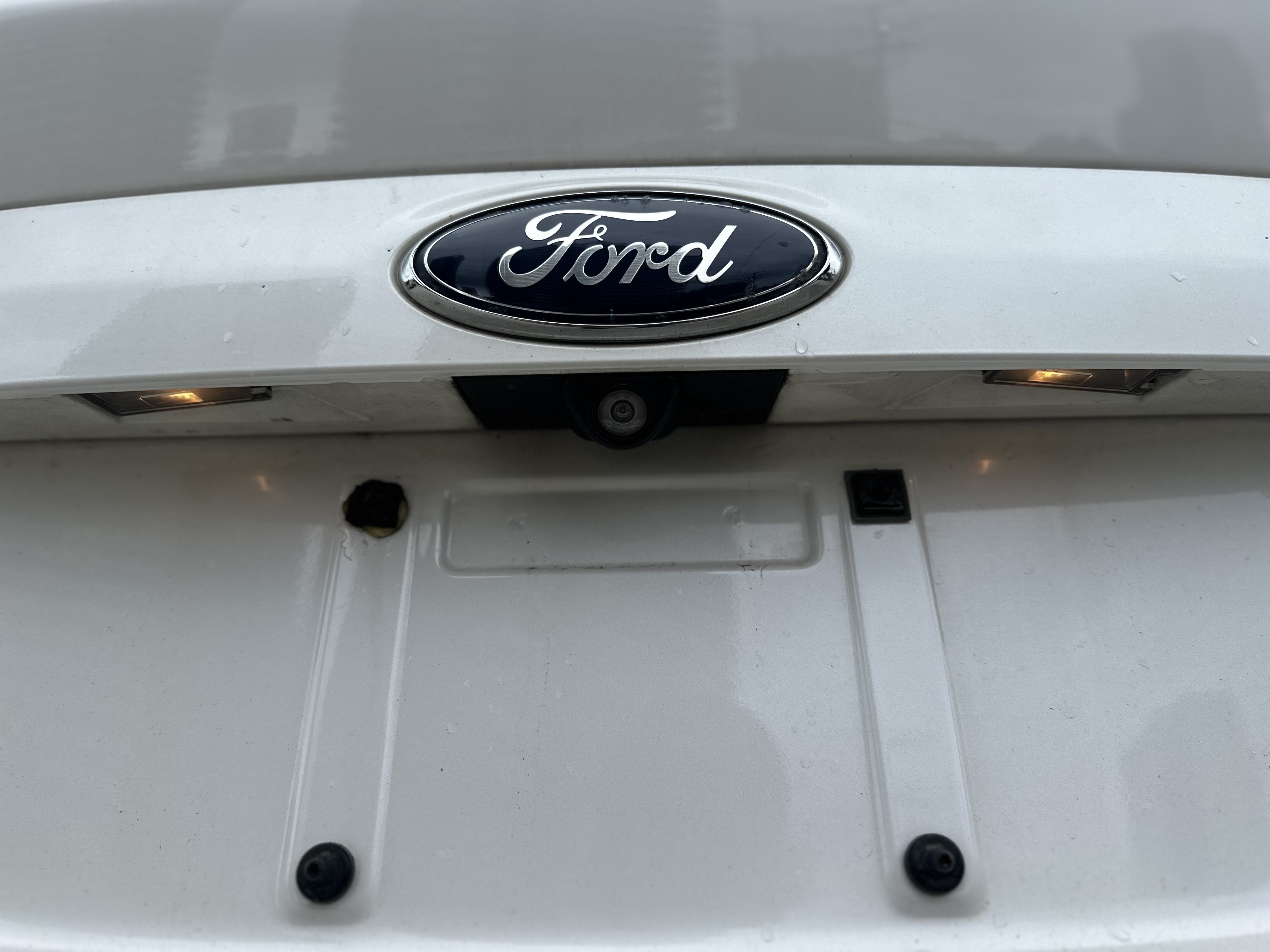 /canwestautoinc/2014-Ford-Escape-13743192756157452.jpg