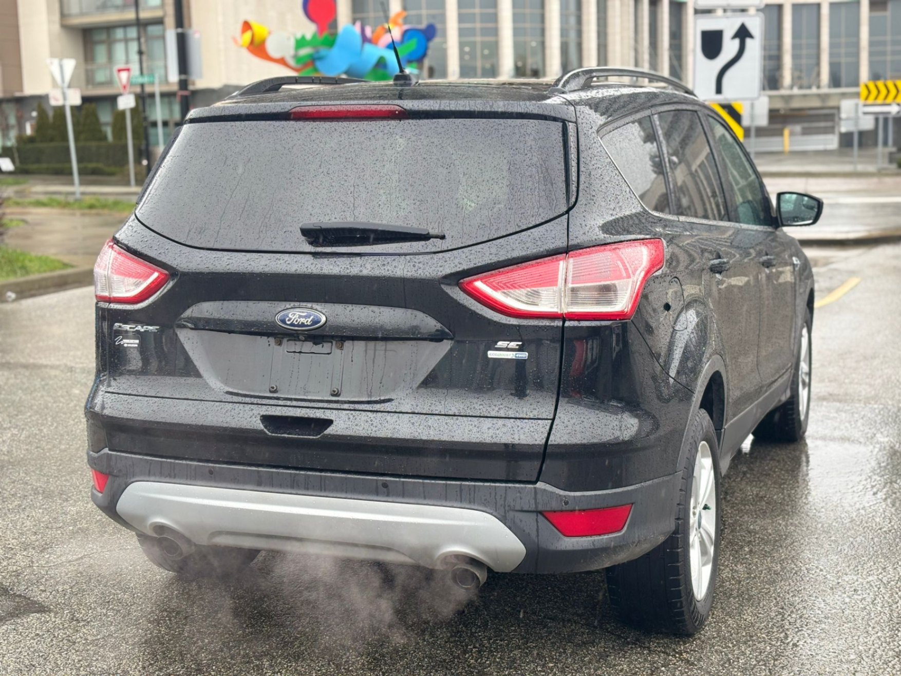 /canwestautoinc/2014-Ford-Escape-31627722967059935.jpg