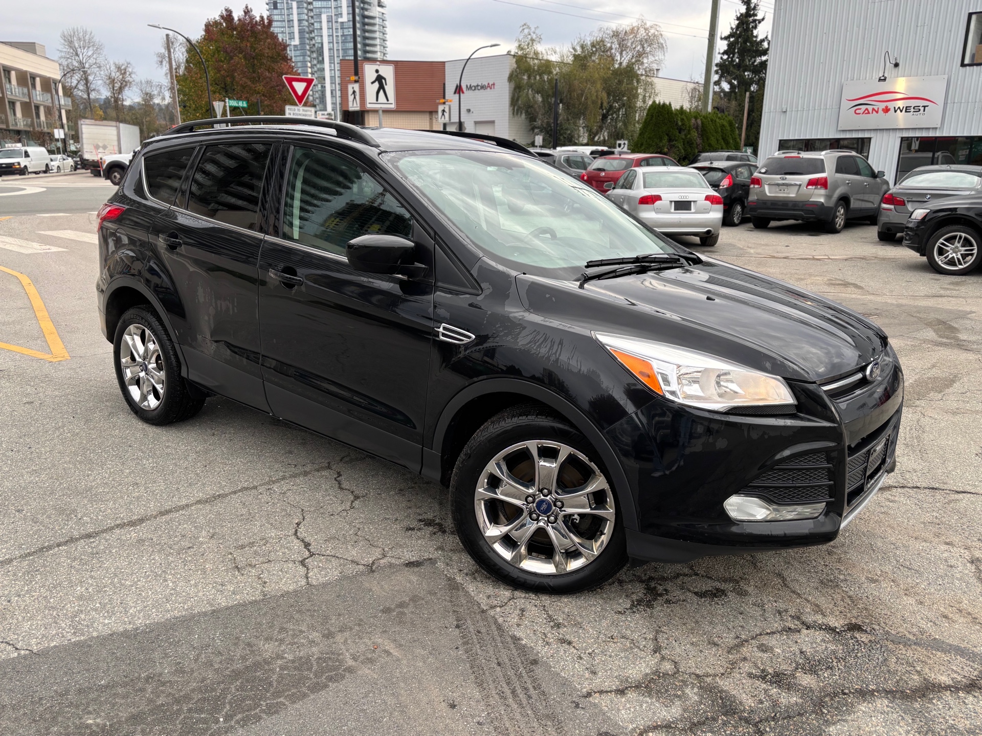 /canwestautoinc/2014-Ford-Escape-3457603956239341.jpg