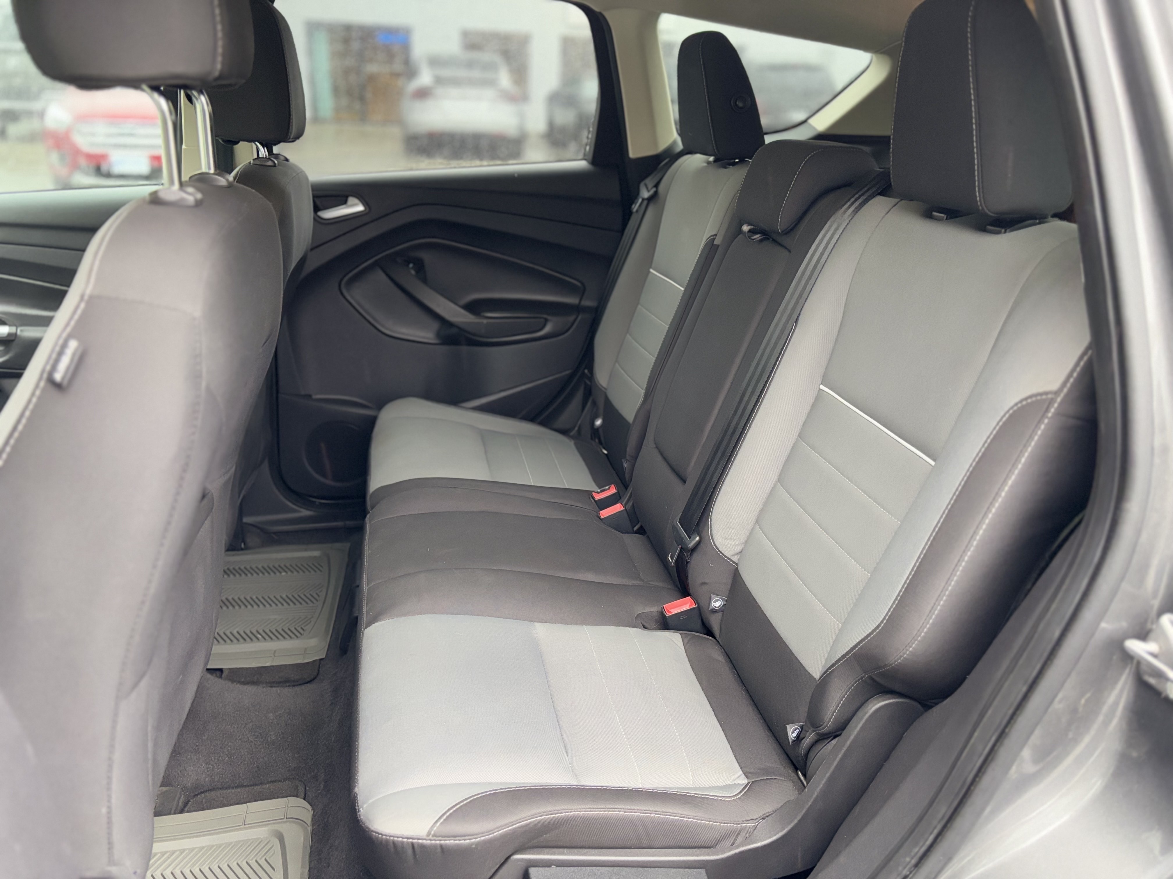 /canwestautoinc/2014-Ford-Escape-3502667621327311.jpg