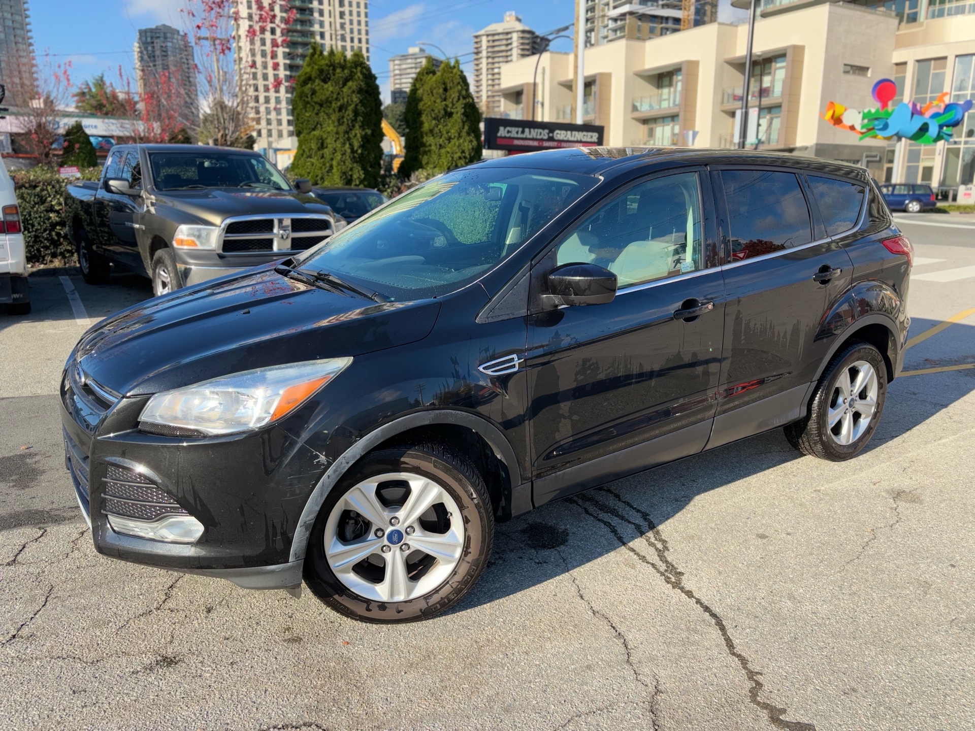 /canwestautoinc/2014-Ford-Escape-4649027479530339.jpg