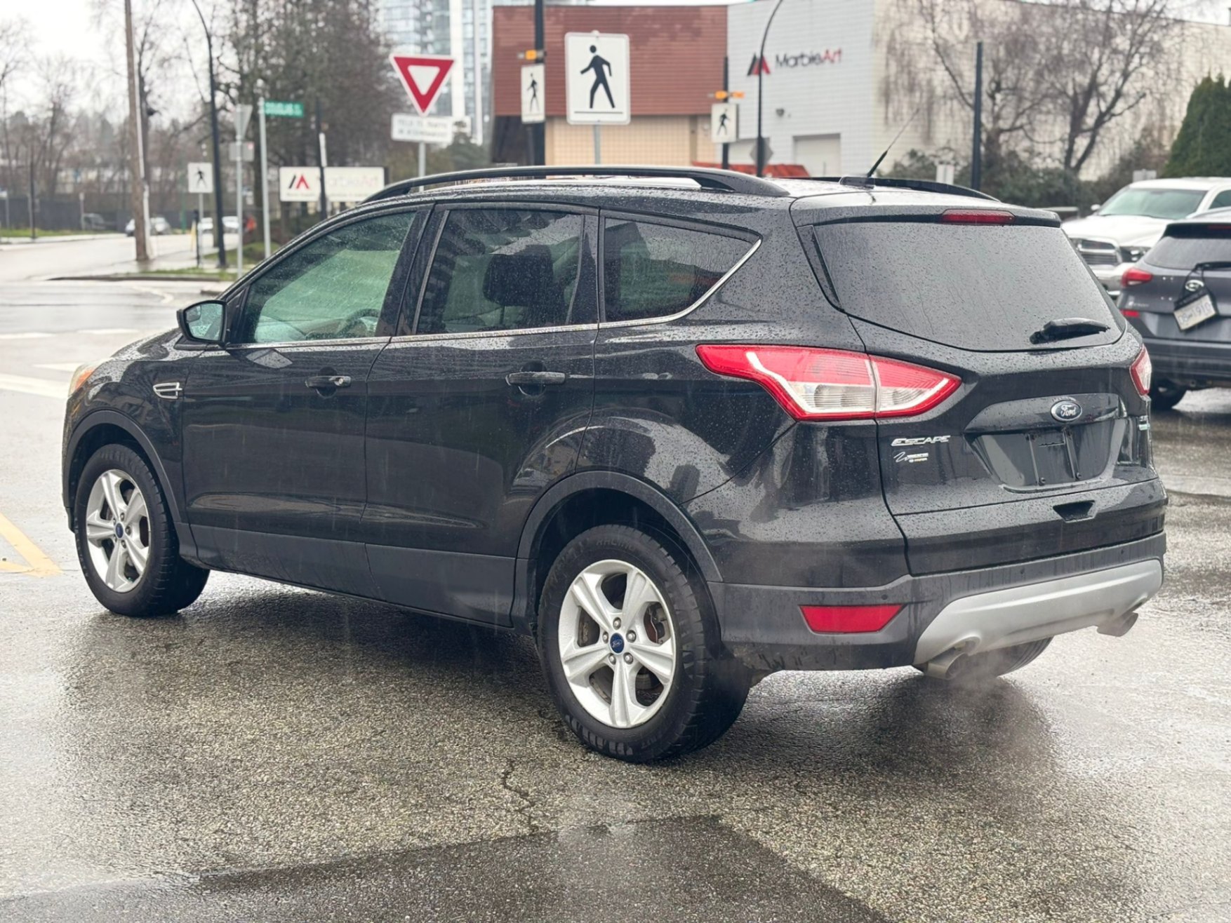 /canwestautoinc/2014-Ford-Escape-5031444489641996.jpg