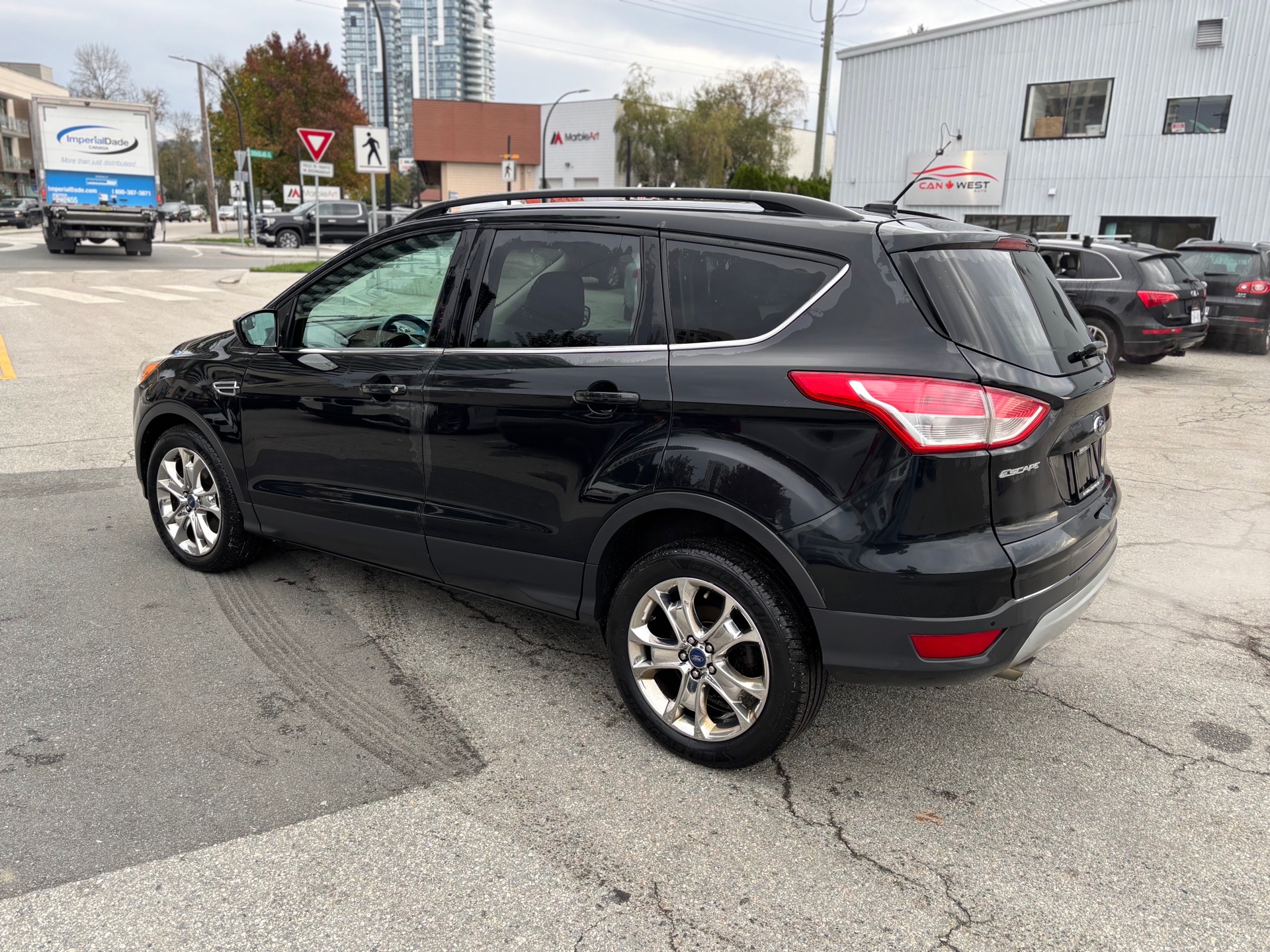 /canwestautoinc/2014-Ford-Escape-6115957144965085.jpg