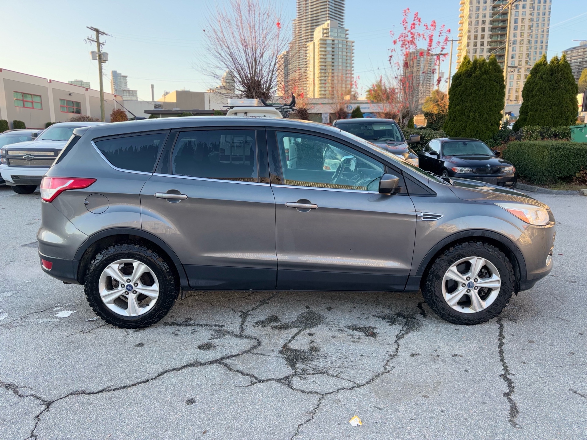 /canwestautoinc/2014-Ford-Escape-8516663874325034.jpg