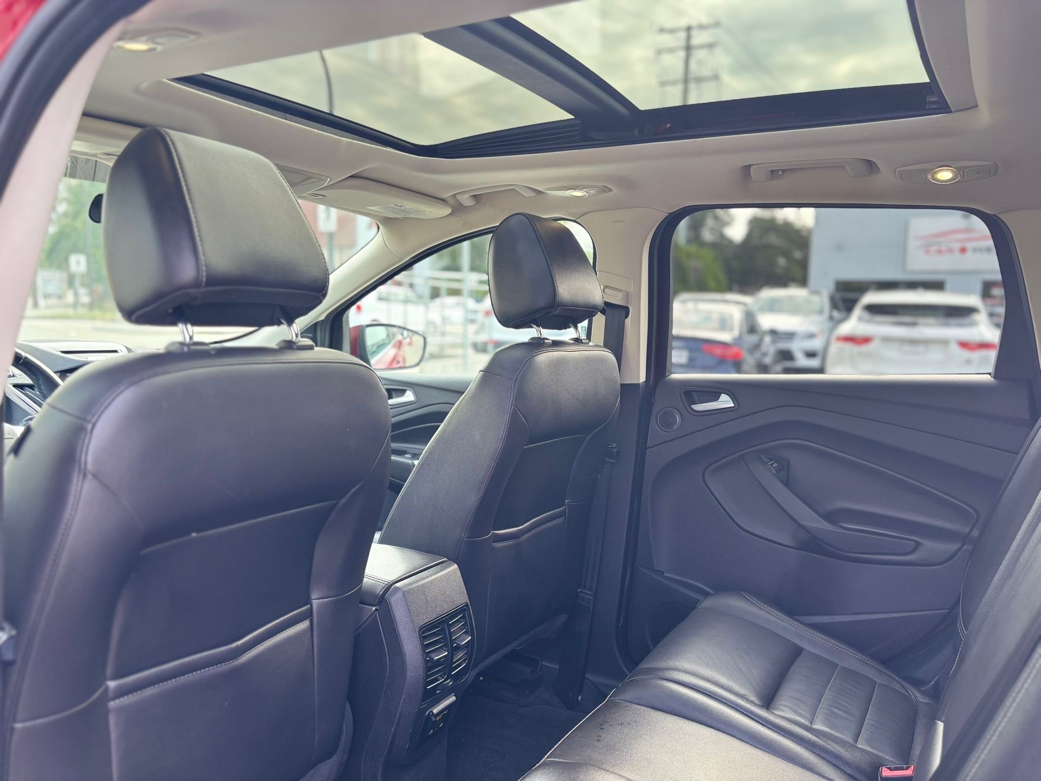 /canwestautoinc/2014-Ford-Escape-8786118680198283.jpg