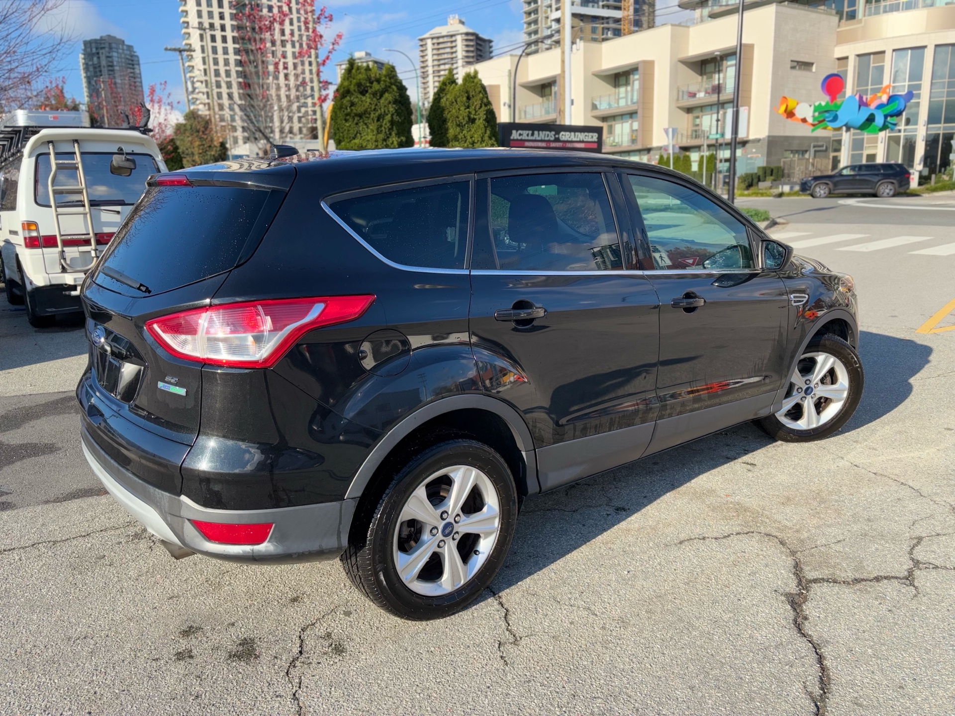 /canwestautoinc/2014-Ford-Escape-9871583752385849.jpg