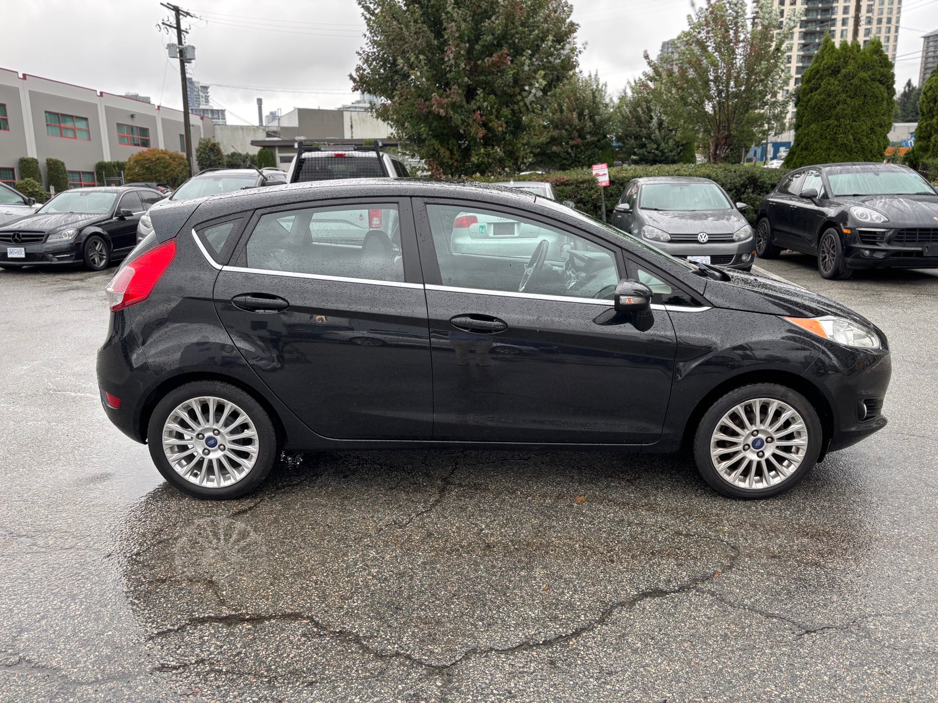 /canwestautoinc/2014-Ford-Fiesta-4536045465729248.jpg