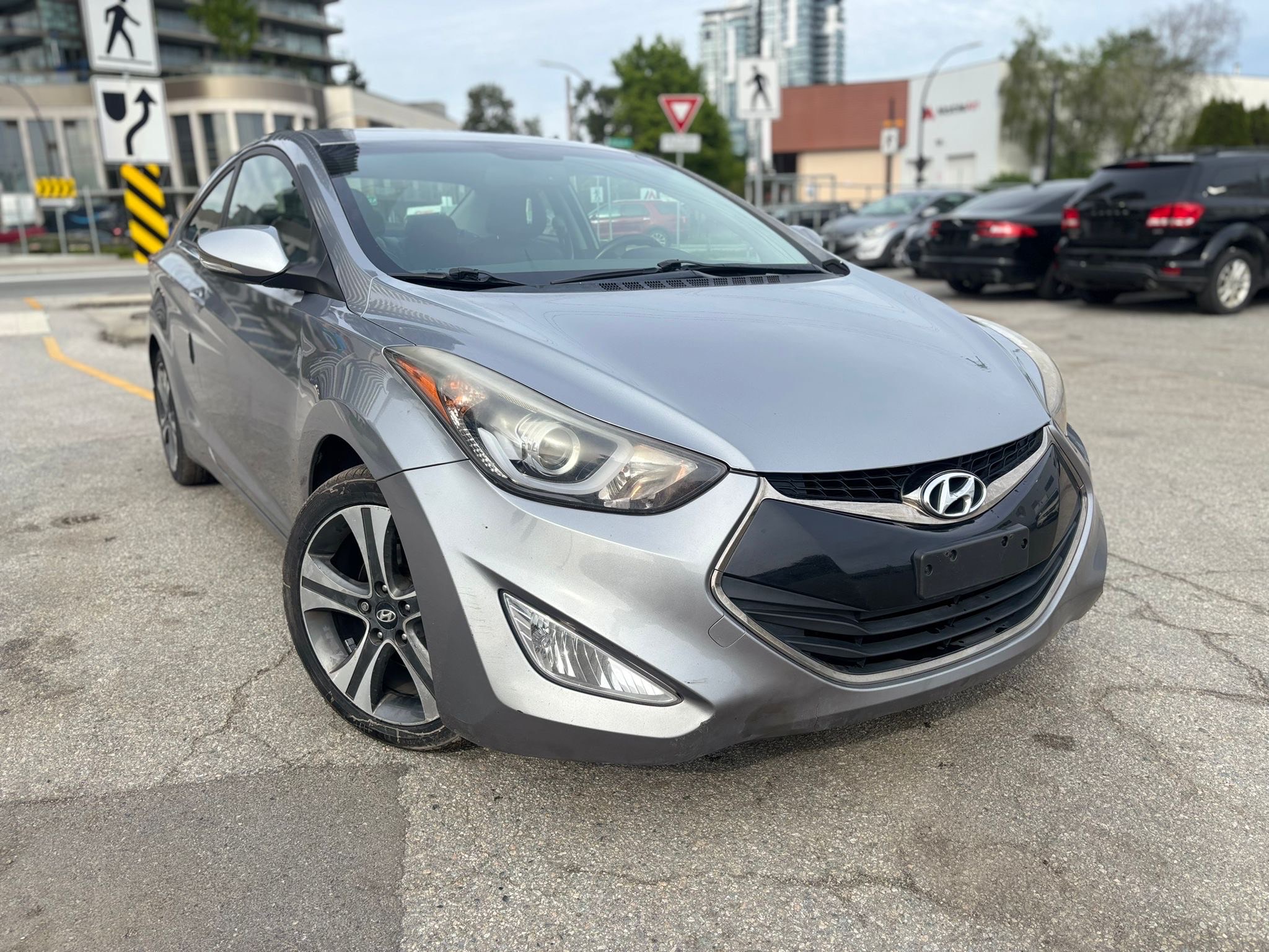 /canwestautoinc/2014-Hyundai-Elantra-04512037070931063.jpg