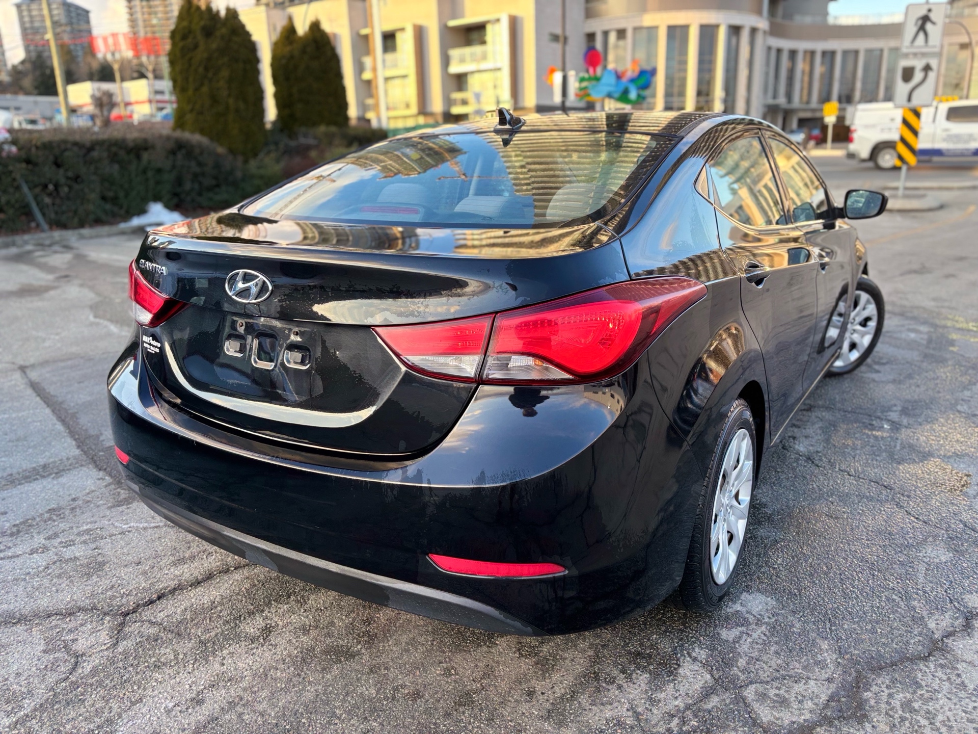 /canwestautoinc/2014-Hyundai-Elantra-10068502166692284.jpg