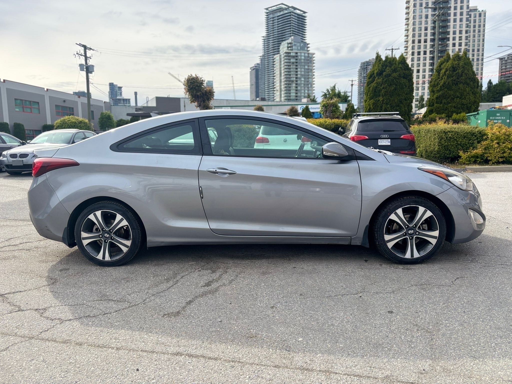 /canwestautoinc/2014-Hyundai-Elantra-3789078152697276.jpg