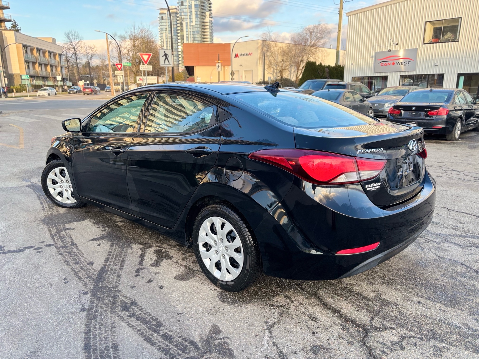 /canwestautoinc/2014-Hyundai-Elantra-7695838829338839.jpg