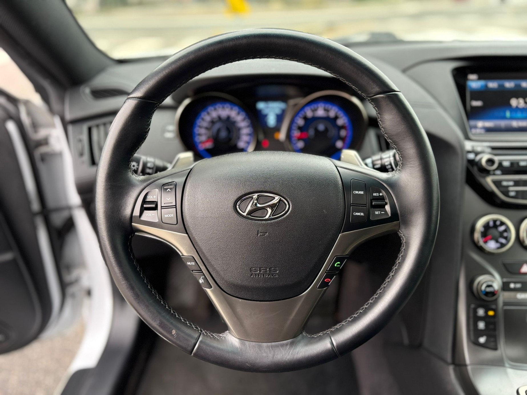 /canwestautoinc/2014-Hyundai-Genesis-390700582249051.jpg