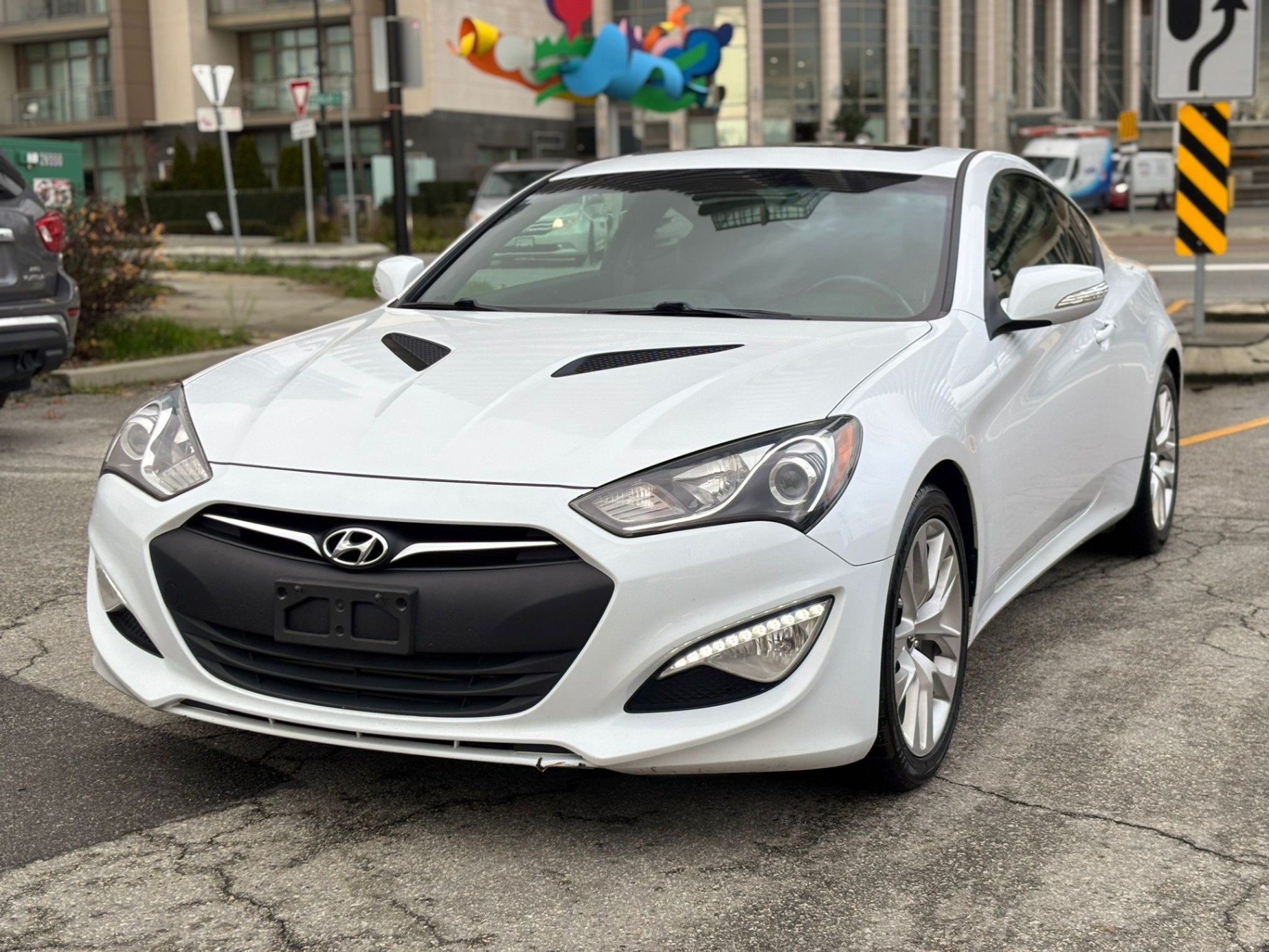 /canwestautoinc/2014-Hyundai-Genesis-445160871609499.jpg
