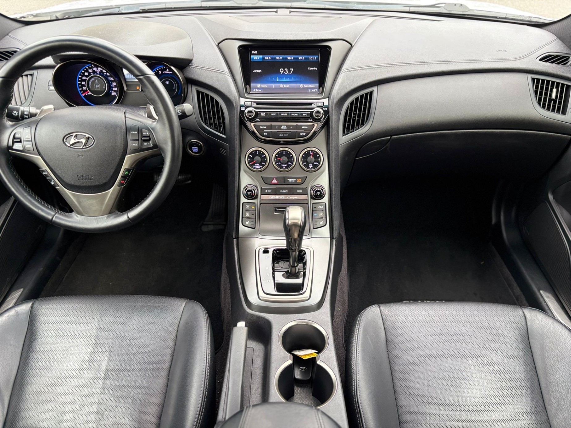 /canwestautoinc/2014-Hyundai-Genesis-8960119028378193.jpg
