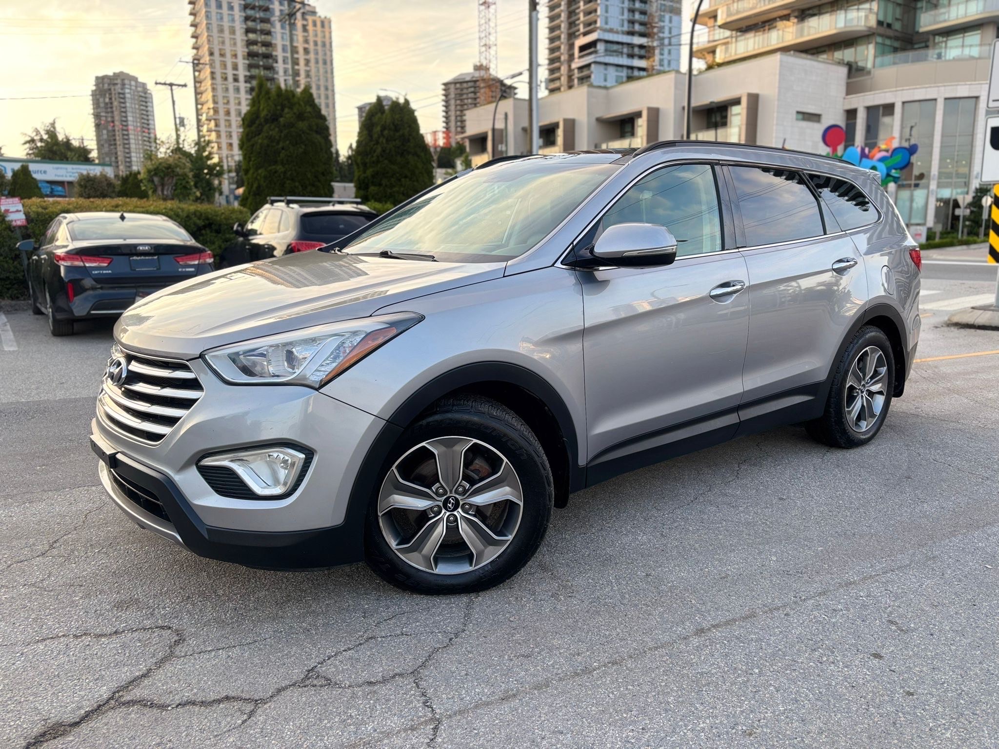 /canwestautoinc/2014-Hyundai-SantaFe-00009017298041280597.jpg