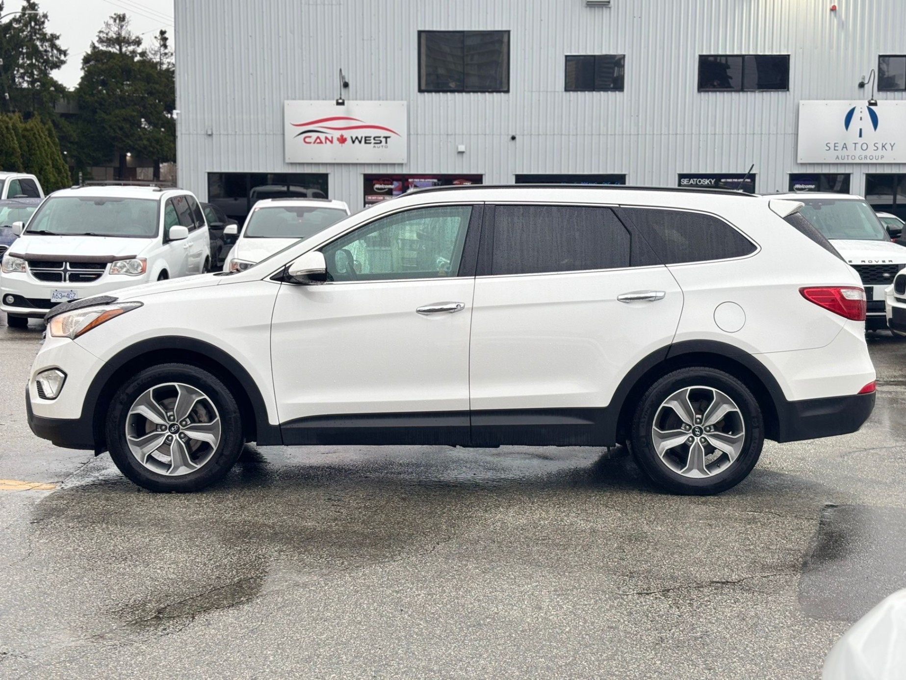 /canwestautoinc/2014-Hyundai-SantaFe-18058355037804685.jpg