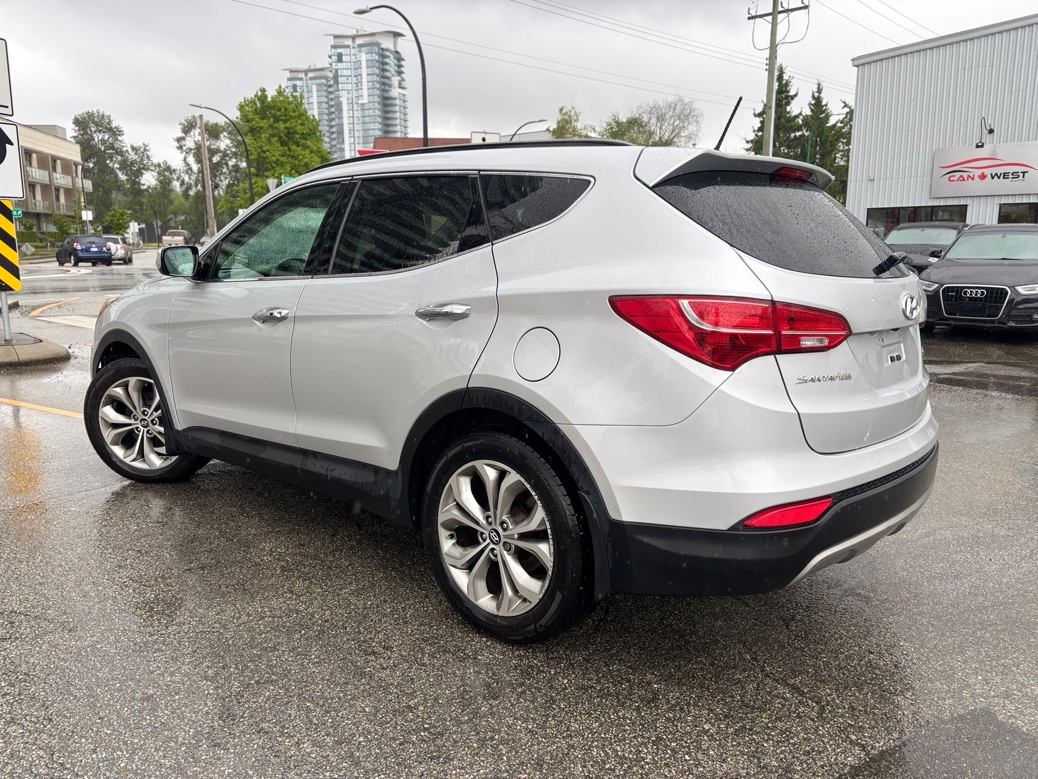 /canwestautoinc/2014-Hyundai-SantaFe-24887353415762892.jpg