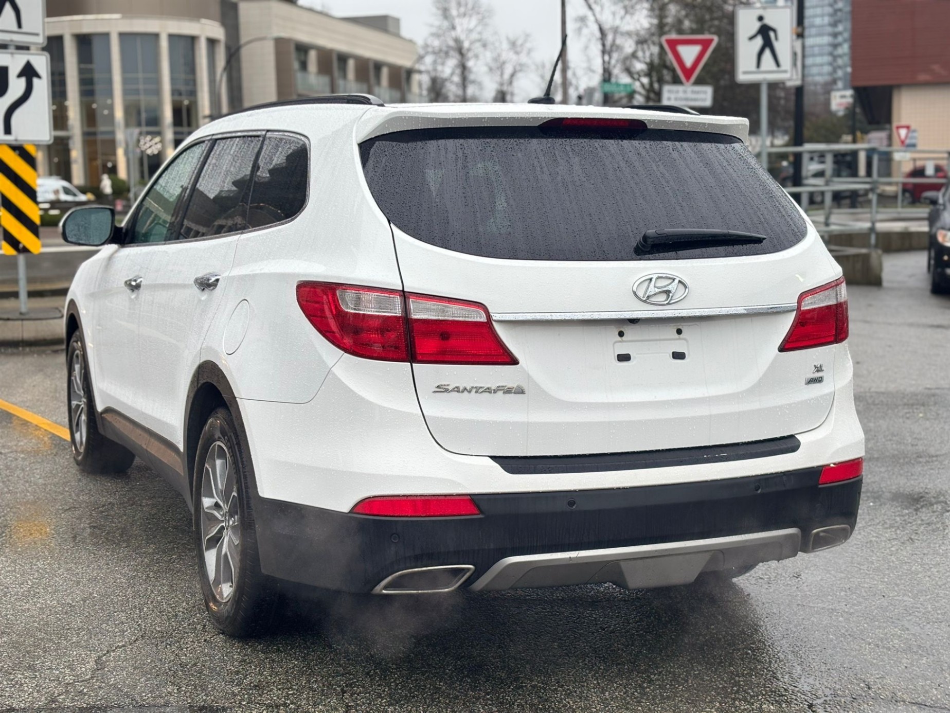 /canwestautoinc/2014-Hyundai-SantaFe-711561195312366.jpg