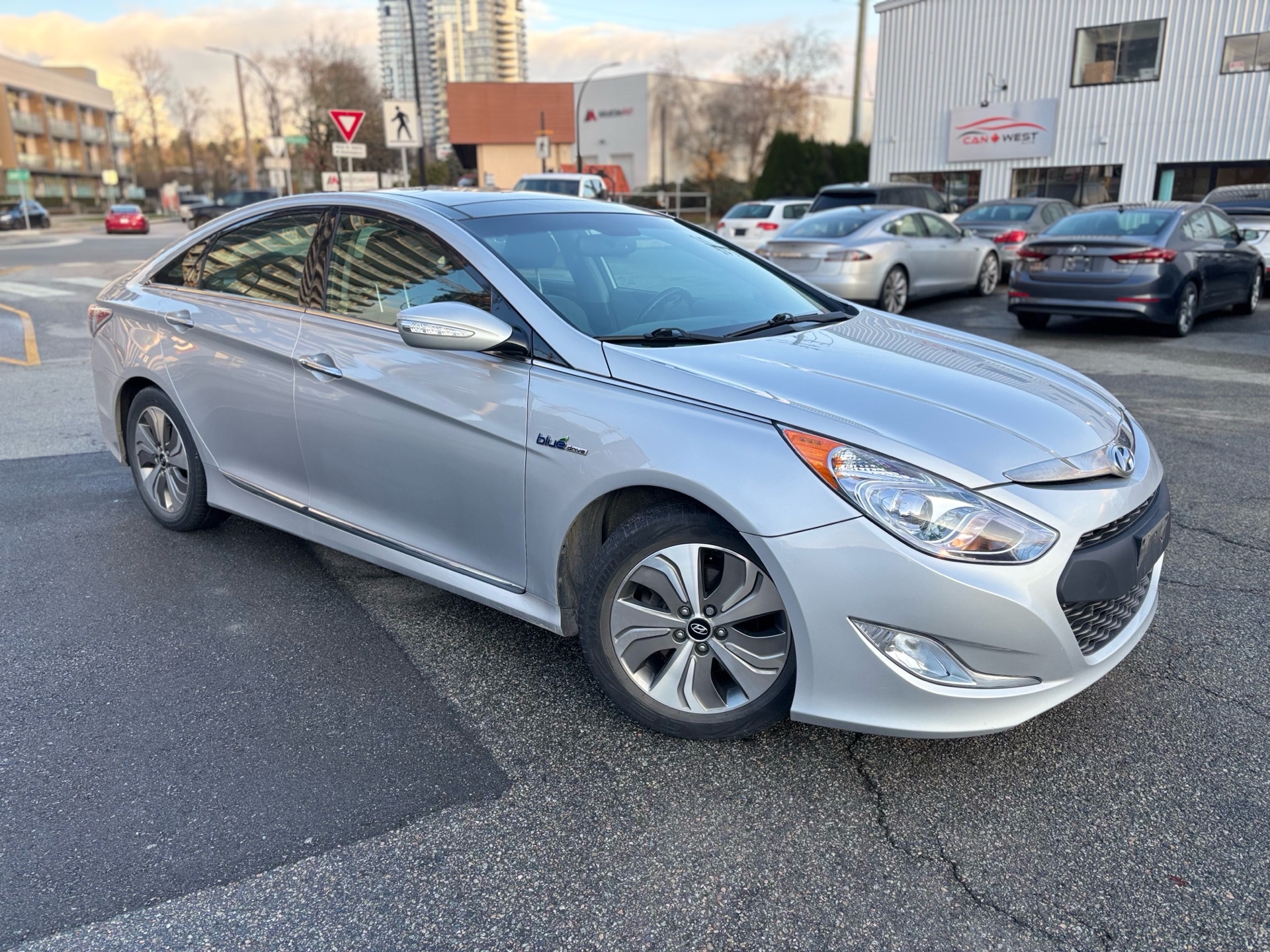 /canwestautoinc/2014-Hyundai-SonataHybrid-08070146855494231.jpg