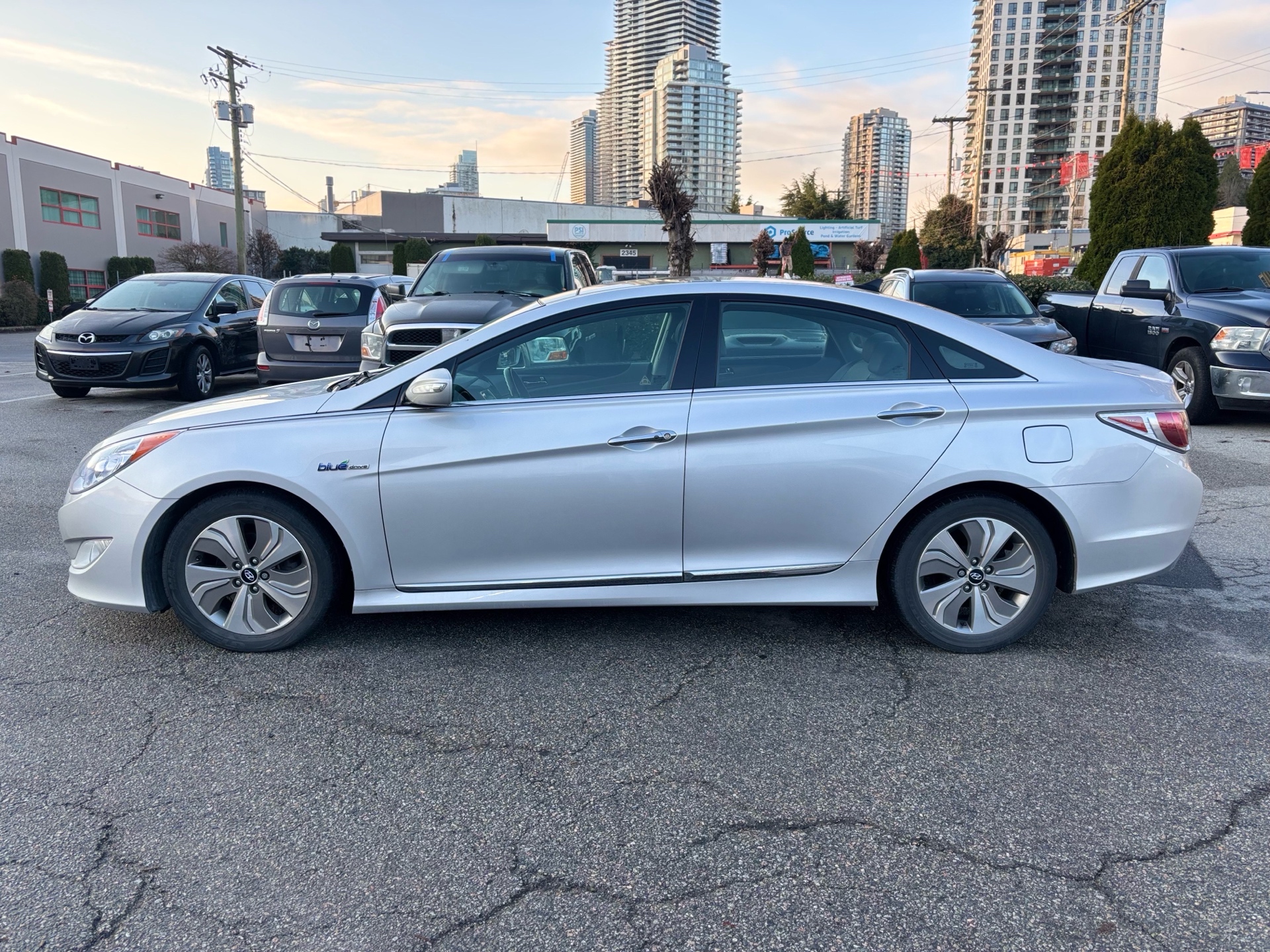 /canwestautoinc/2014-Hyundai-SonataHybrid-5467682292969747.jpg