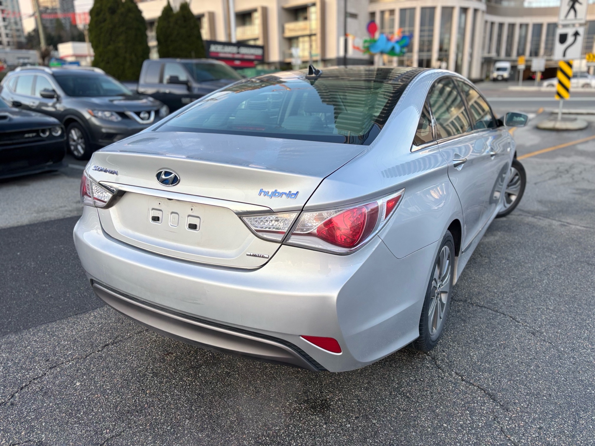/canwestautoinc/2014-Hyundai-SonataHybrid-7111085257956793.jpg