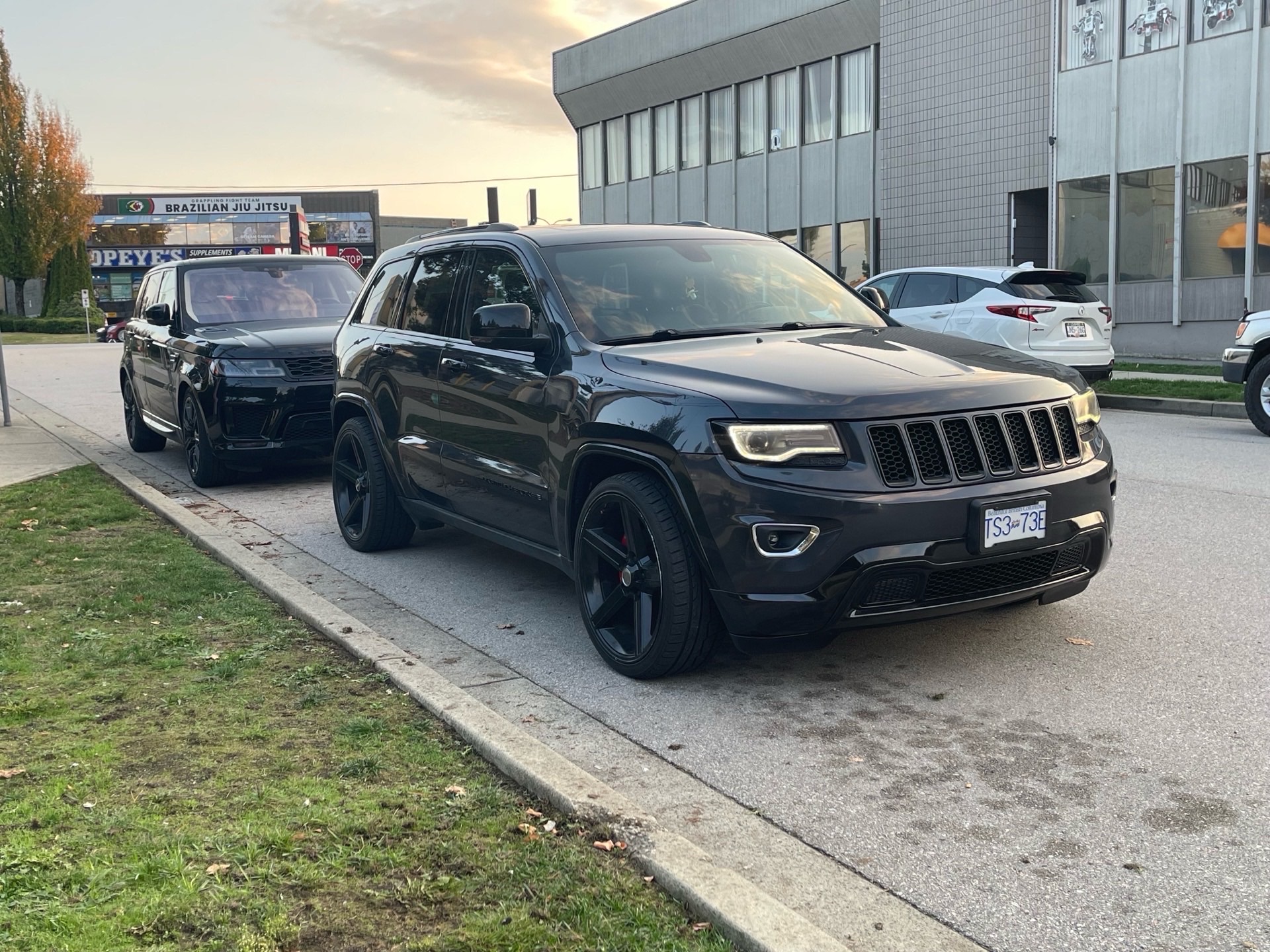 /canwestautoinc/2014-Jeep-GrandCherokee-1026298785066726.jpg