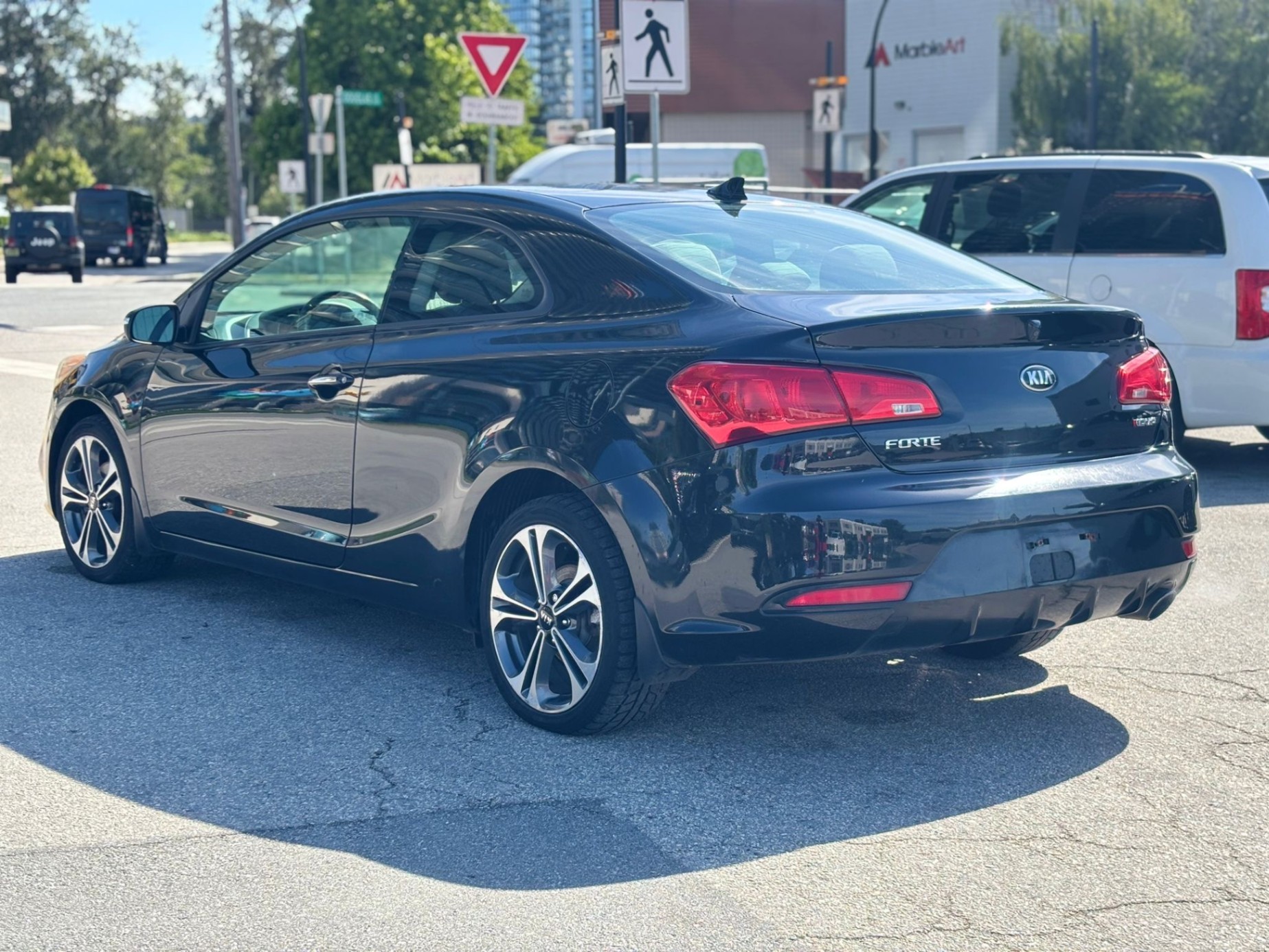 /canwestautoinc/2014-Kia-ForteKoup-23707738068061457.jpg