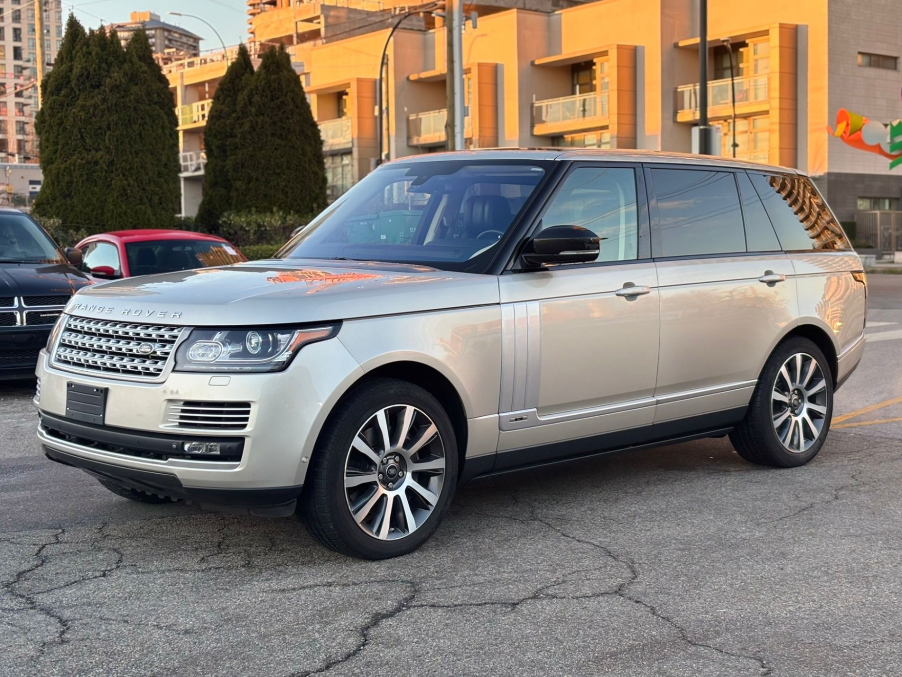/canwestautoinc/2014-LandRover-RangeRover-42853578086476873.jpg