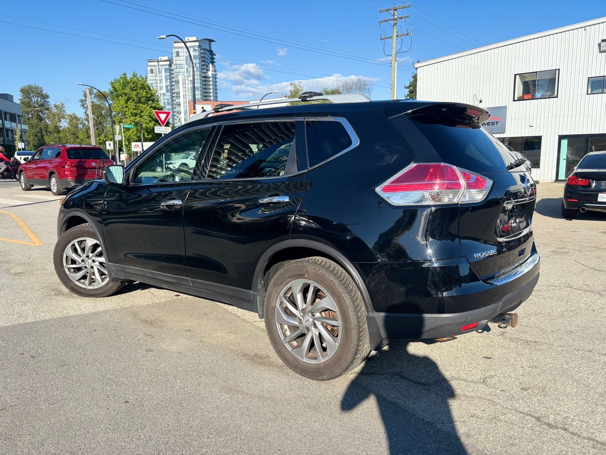 /canwestautoinc/2014-Nissan-Rogue-813318343203475.jpg
