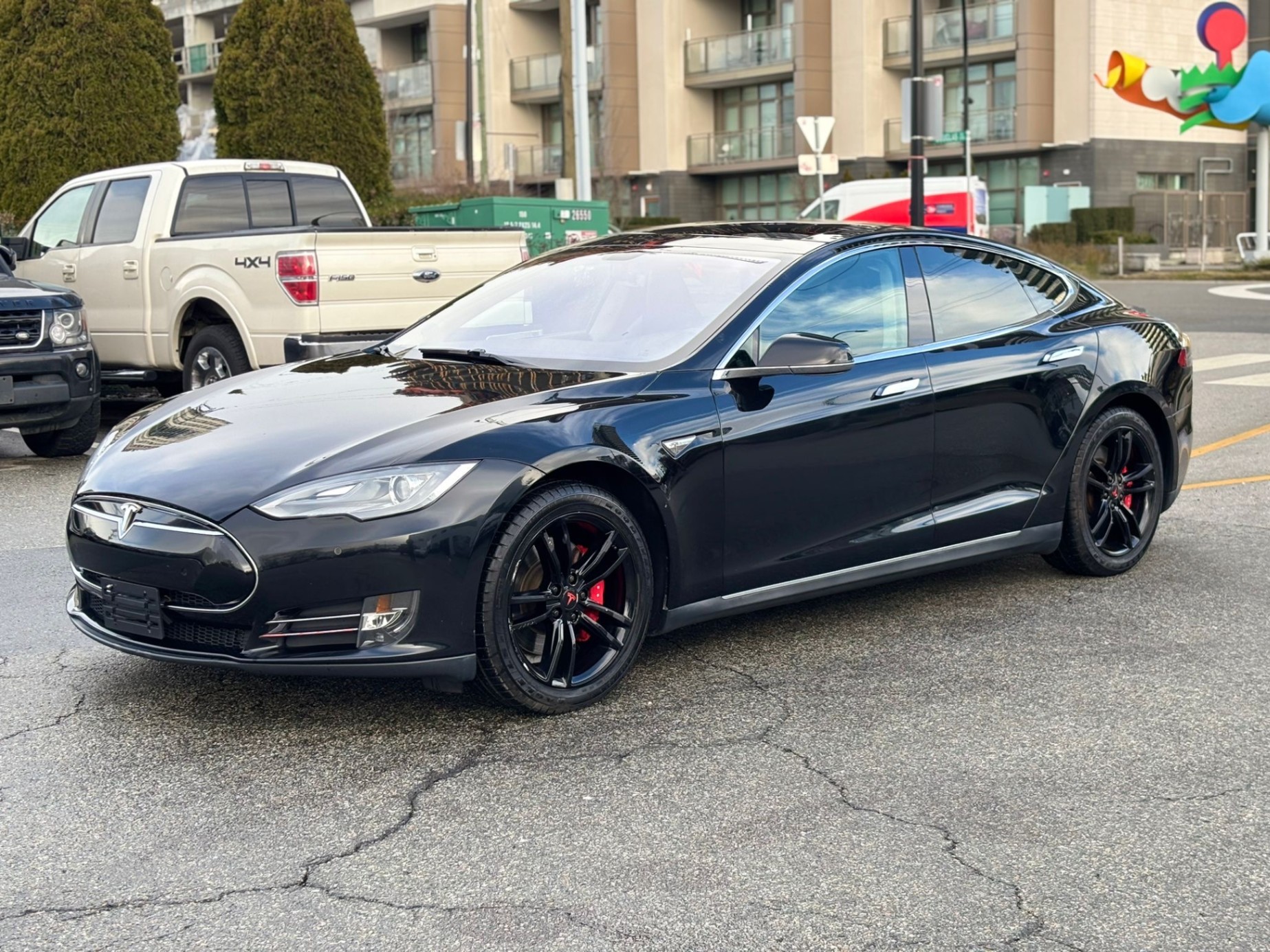 /canwestautoinc/2014-Tesla-ModelS-20337478853178603.jpg