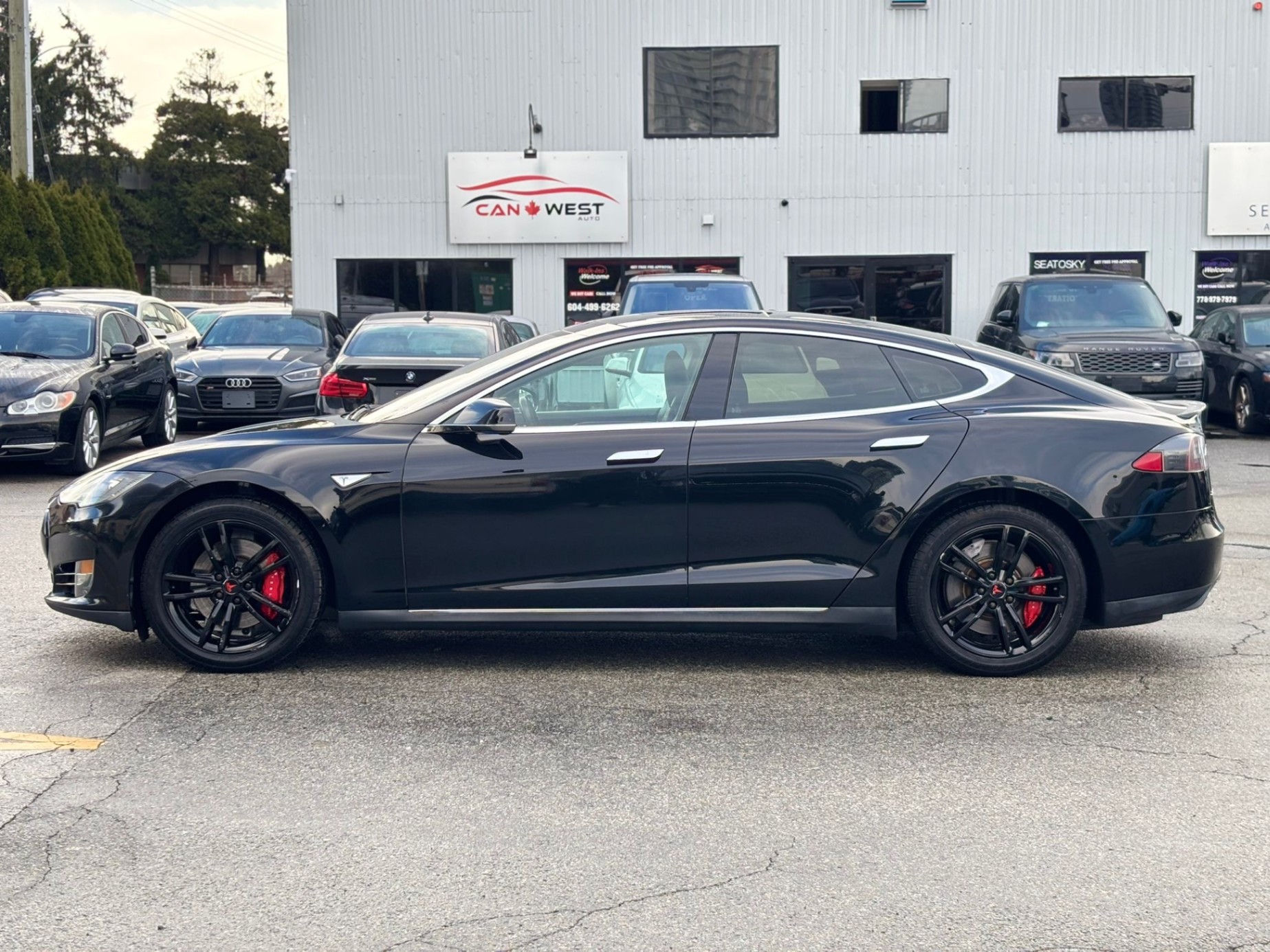 /canwestautoinc/2014-Tesla-ModelS-39365558340529505.jpg