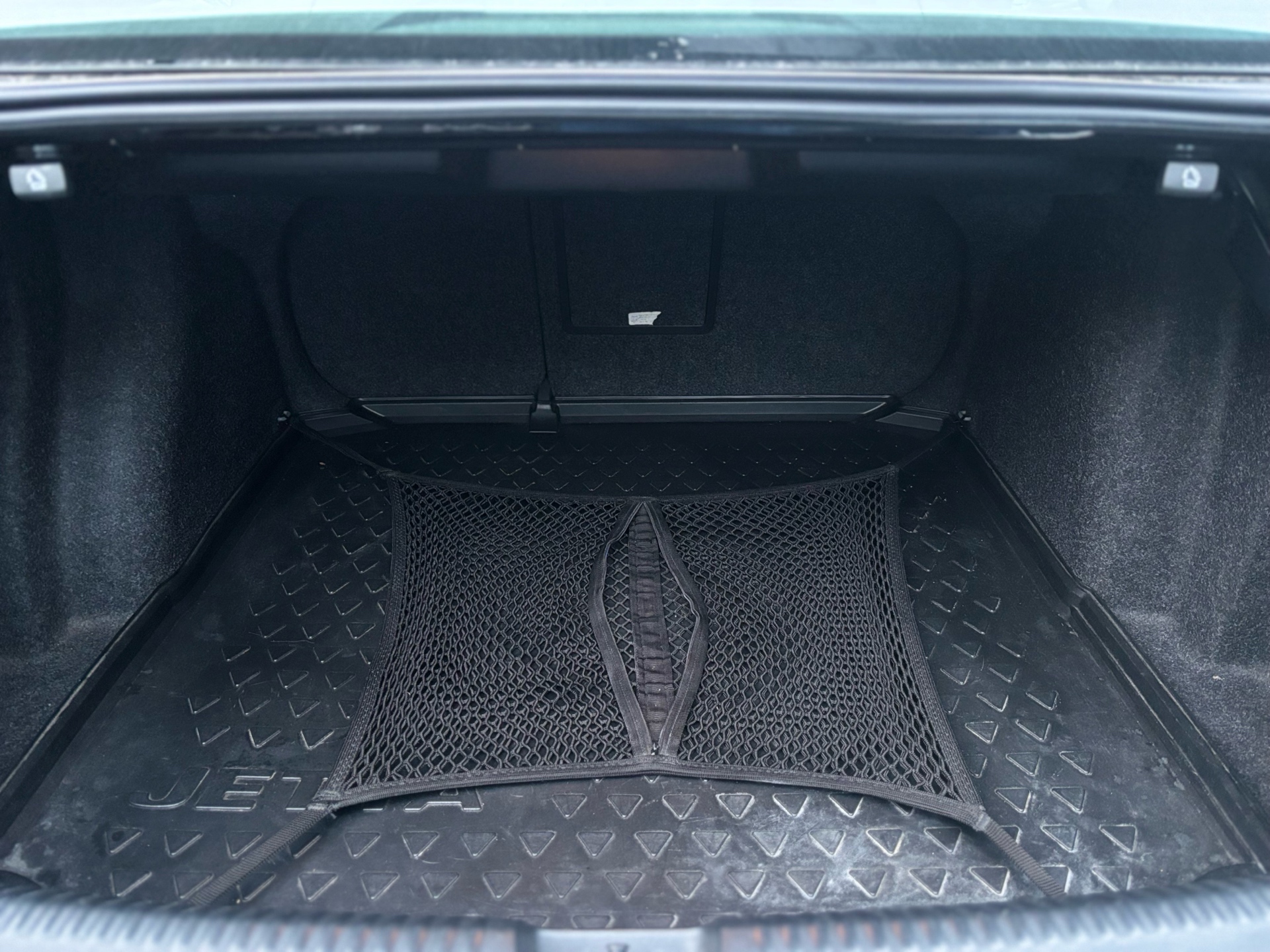/canwestautoinc/2014-Volkswagen-Jetta-862010870102206.jpg