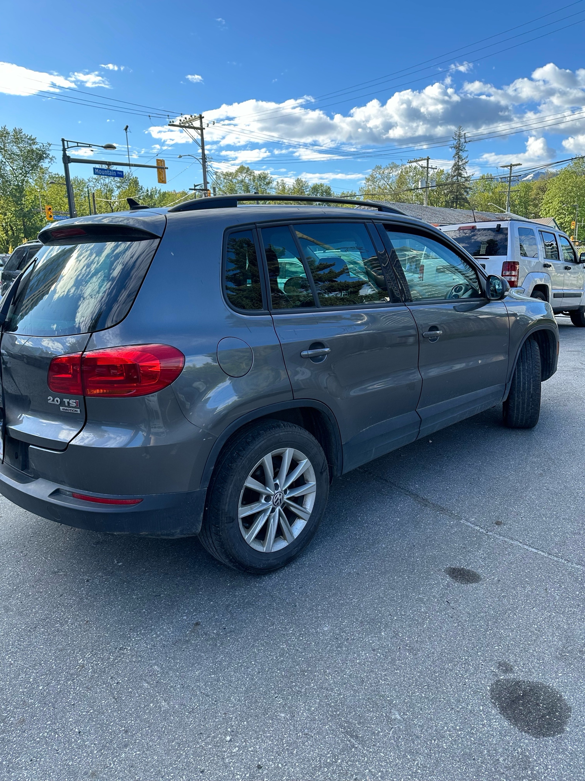 /canwestautoinc/2014-Volkswagen-Tiguan-8454285216752415.jpg