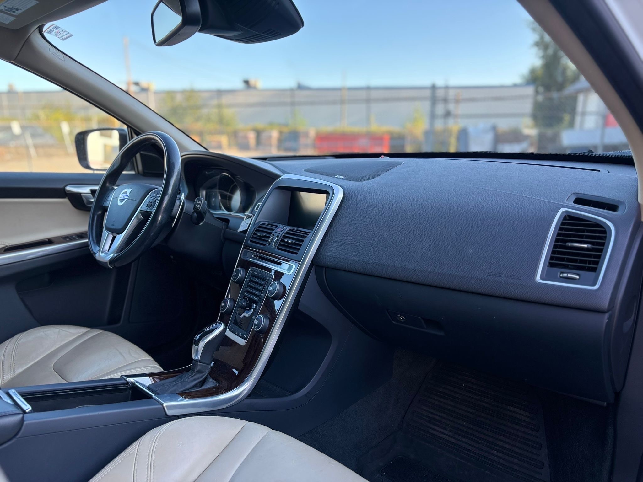 /canwestautoinc/2014-Volvo-XC60-0328247944835347.jpg