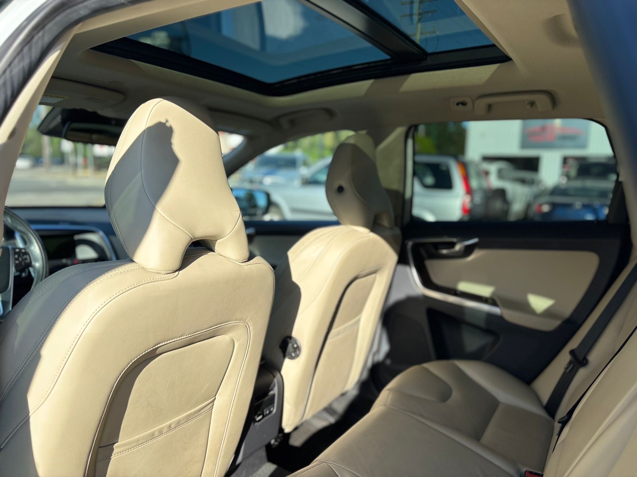 /canwestautoinc/2014-Volvo-XC60-040938894271282944.jpg