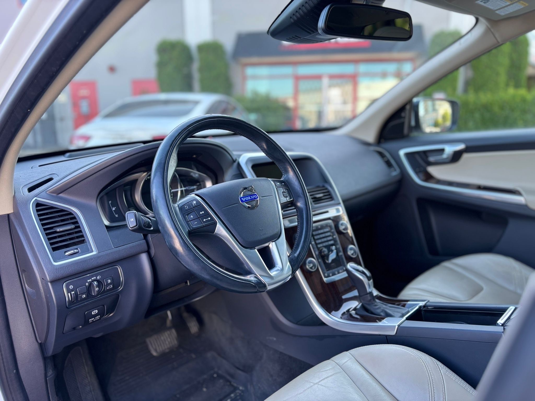 /canwestautoinc/2014-Volvo-XC60-05692570042257383.jpg